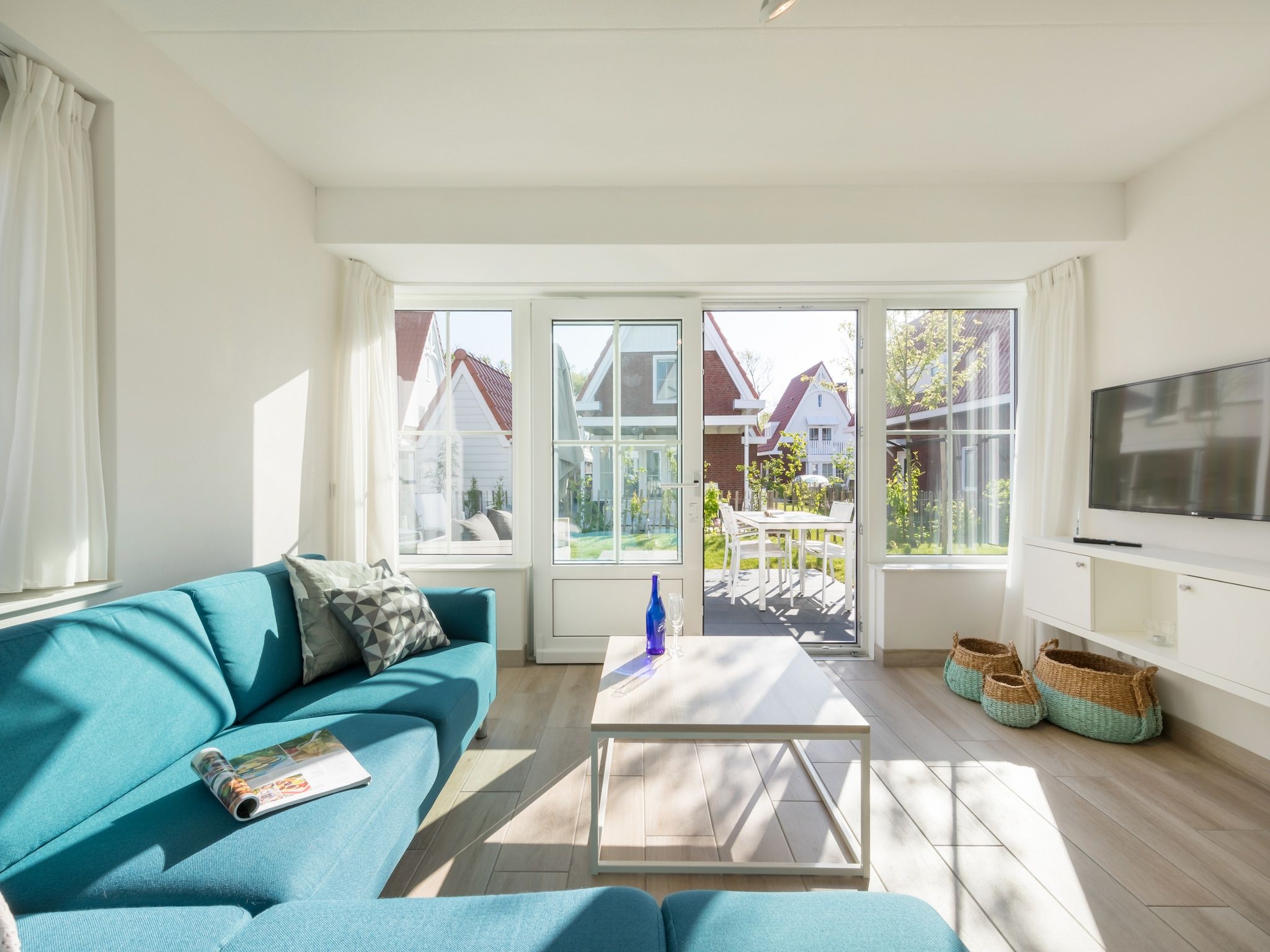 De woonkamer van Noordzee Résidence Dishoek 3 in Koudekerke