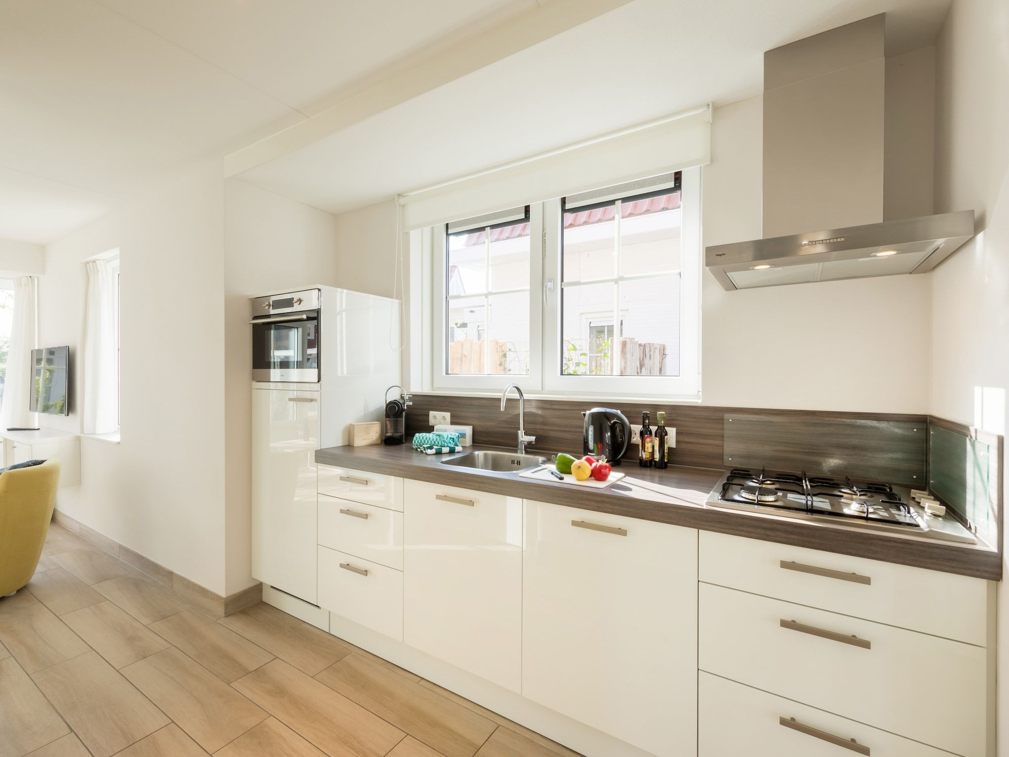 De keuken van Noordzee Résidence Dishoek 3 in Koudekerke