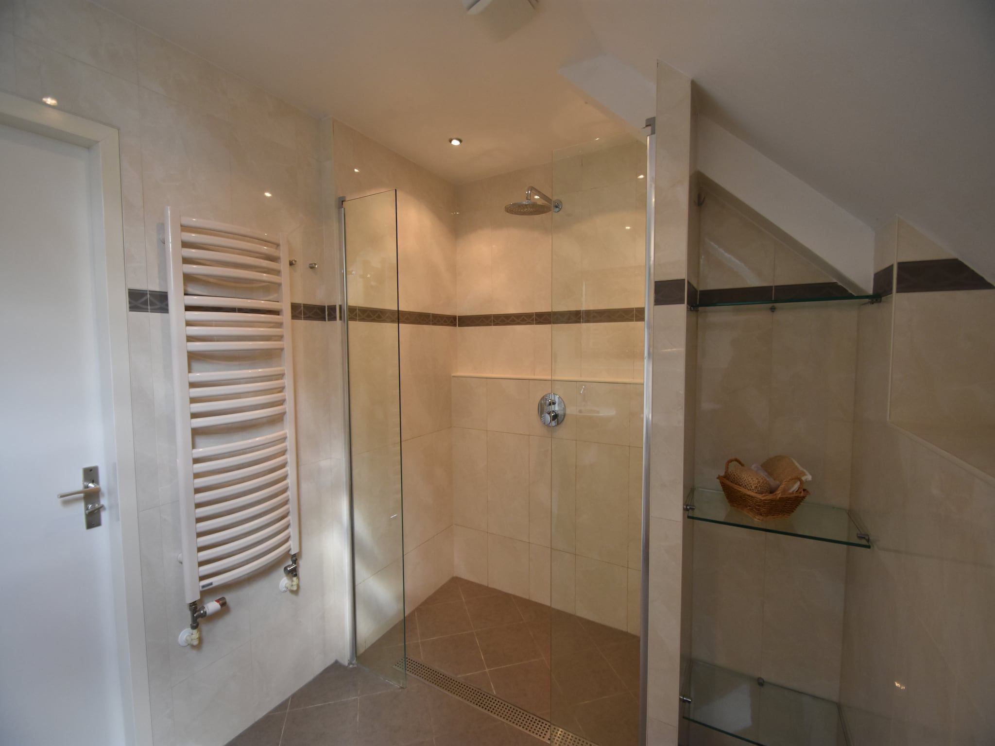 De badkamer van Het Mosselhuys in Bruinisse