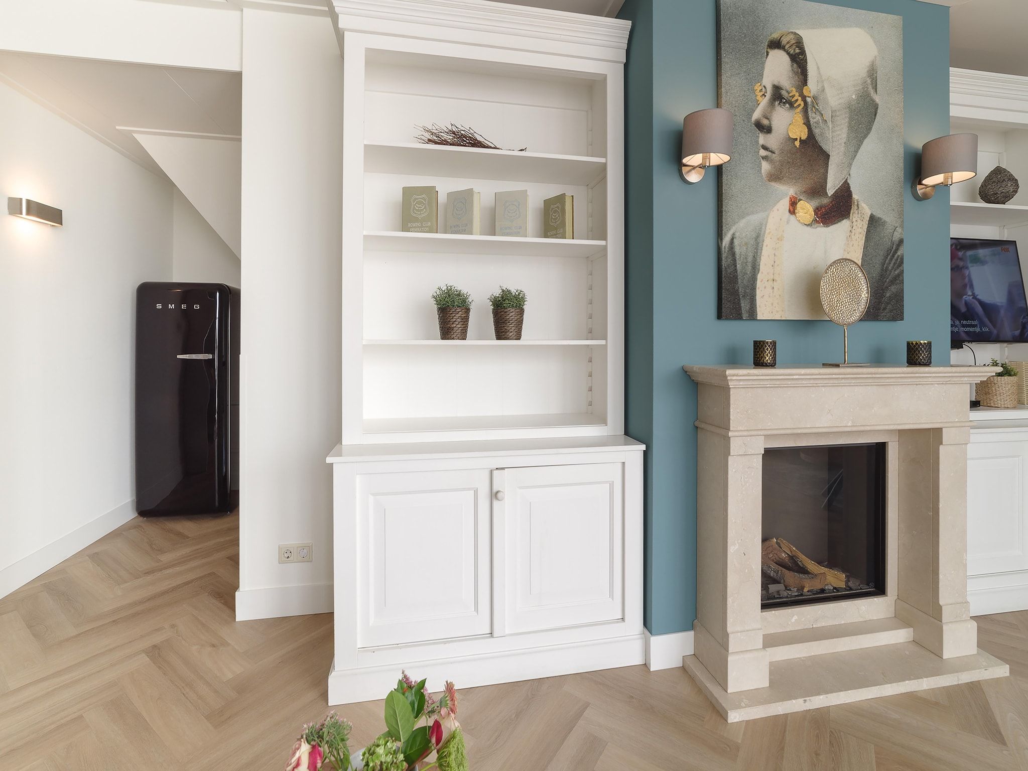 De woonkamer van Luxe Beveland met zwembad  sauna in Colijnsplaat