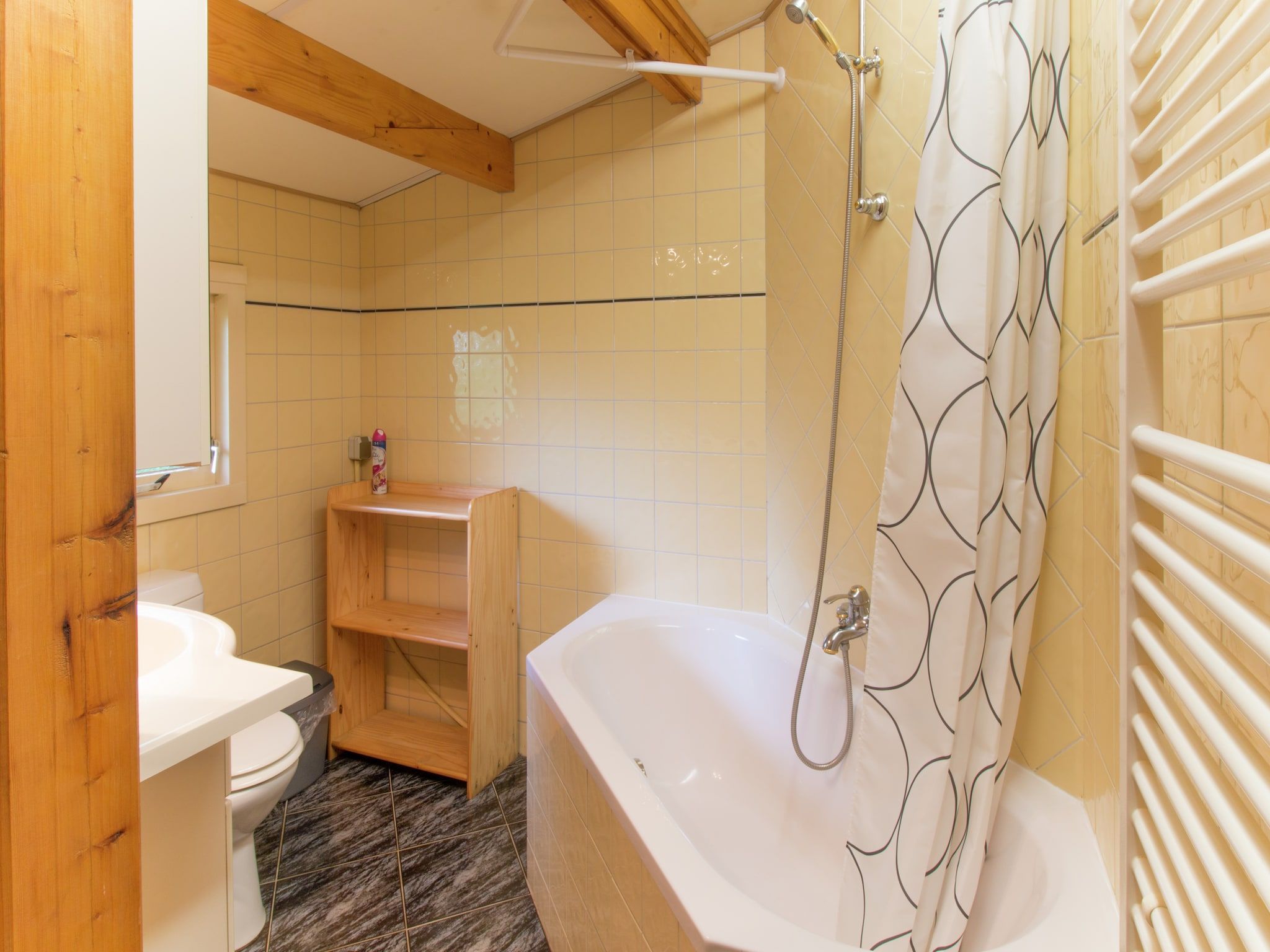 De badkamer van Chaletpark Kuiperberg 4 in Ootmarsum