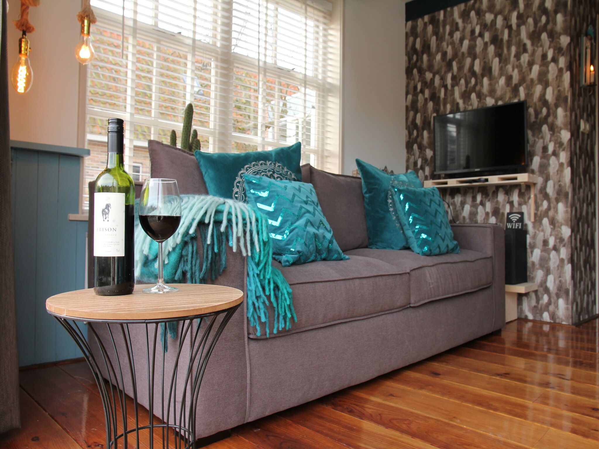 De woonkamer van Skippers Inn in Hindeloopen