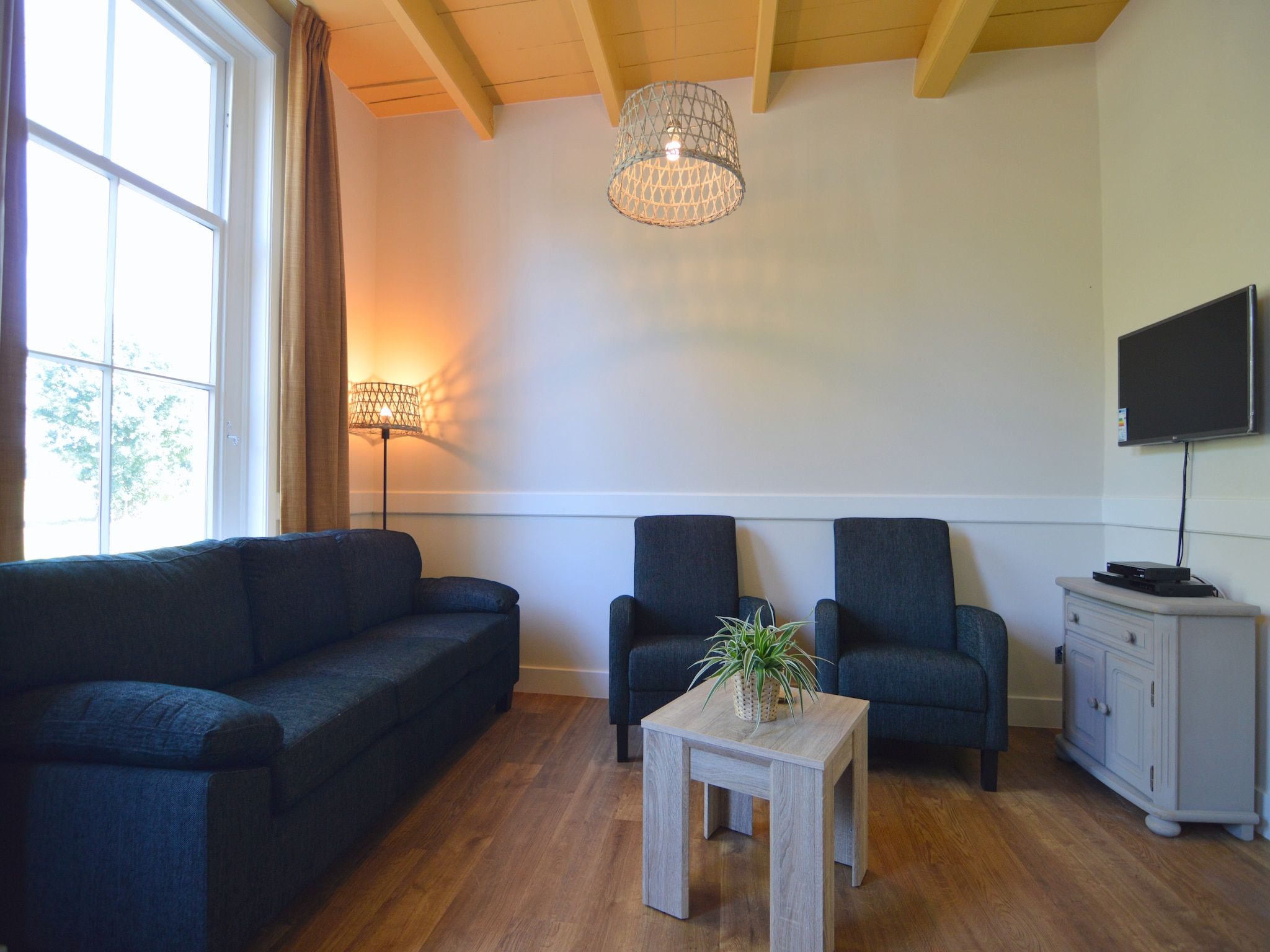 De woonkamer van Bakhuus in Geesteren