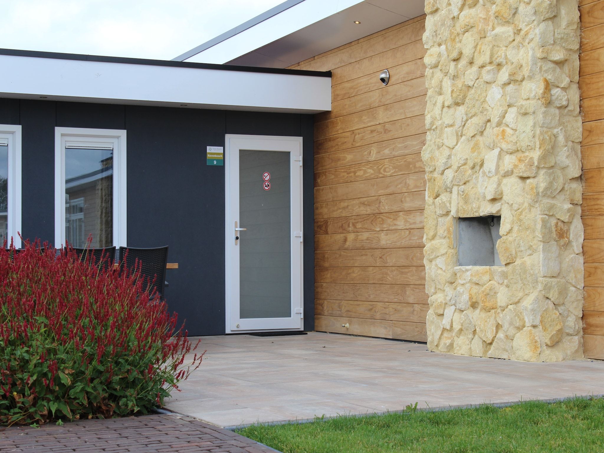 De buitenkant van Resort Mooi Bemelen 4 in Bemelen