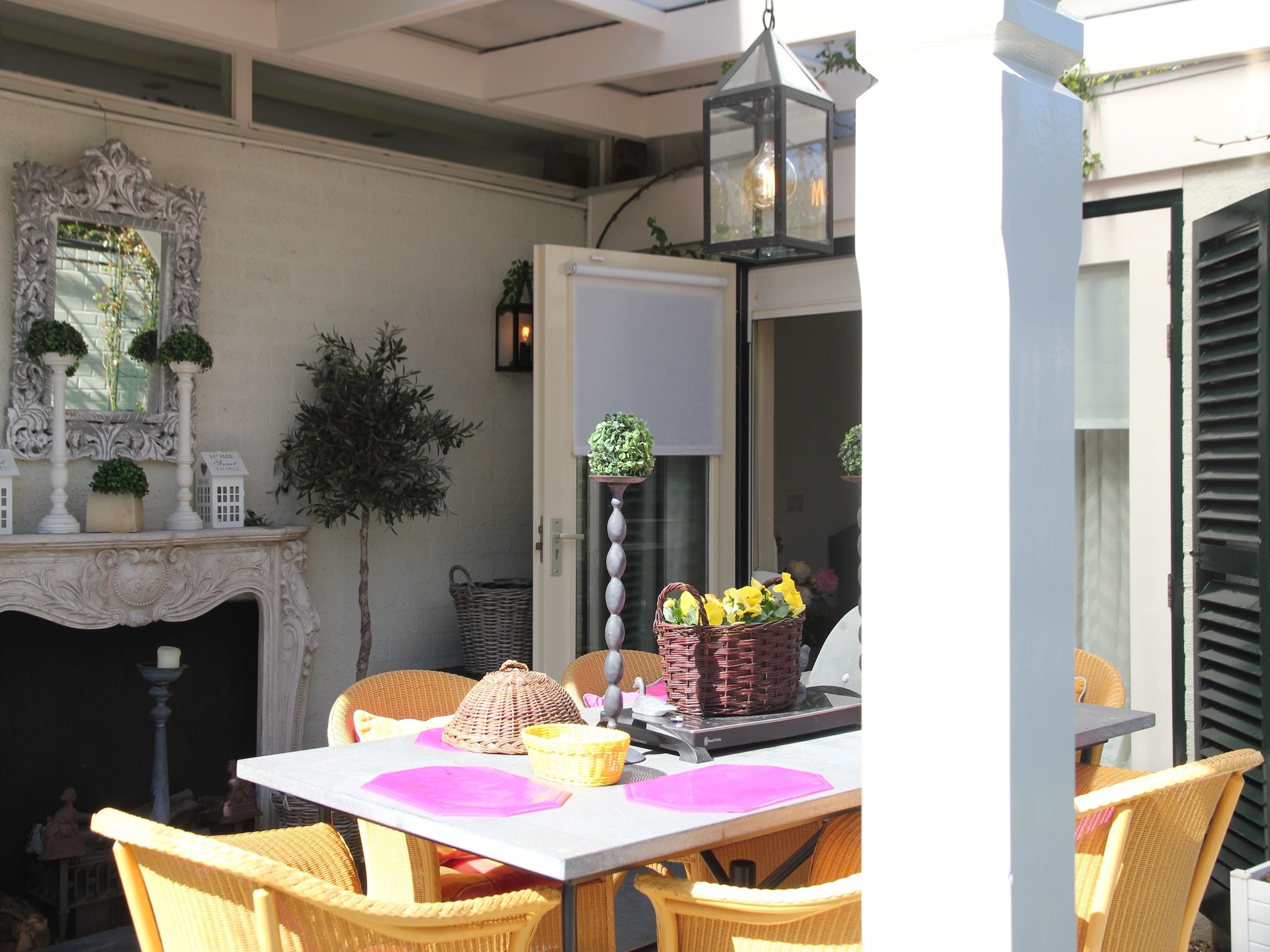 Het terras van Romantisch Heiloo in Heiloo