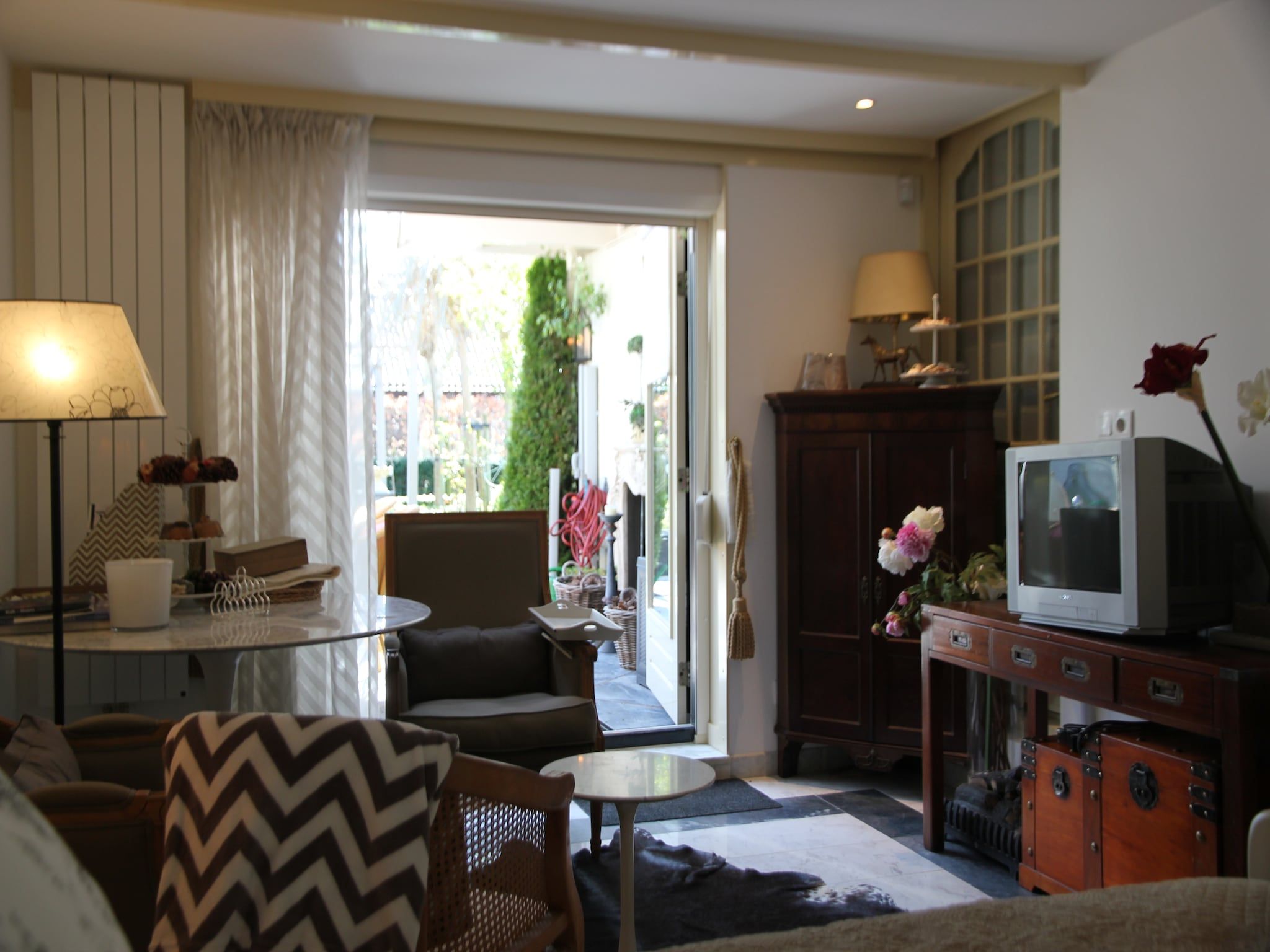 De woonkamer van Romantisch Heiloo in Heiloo