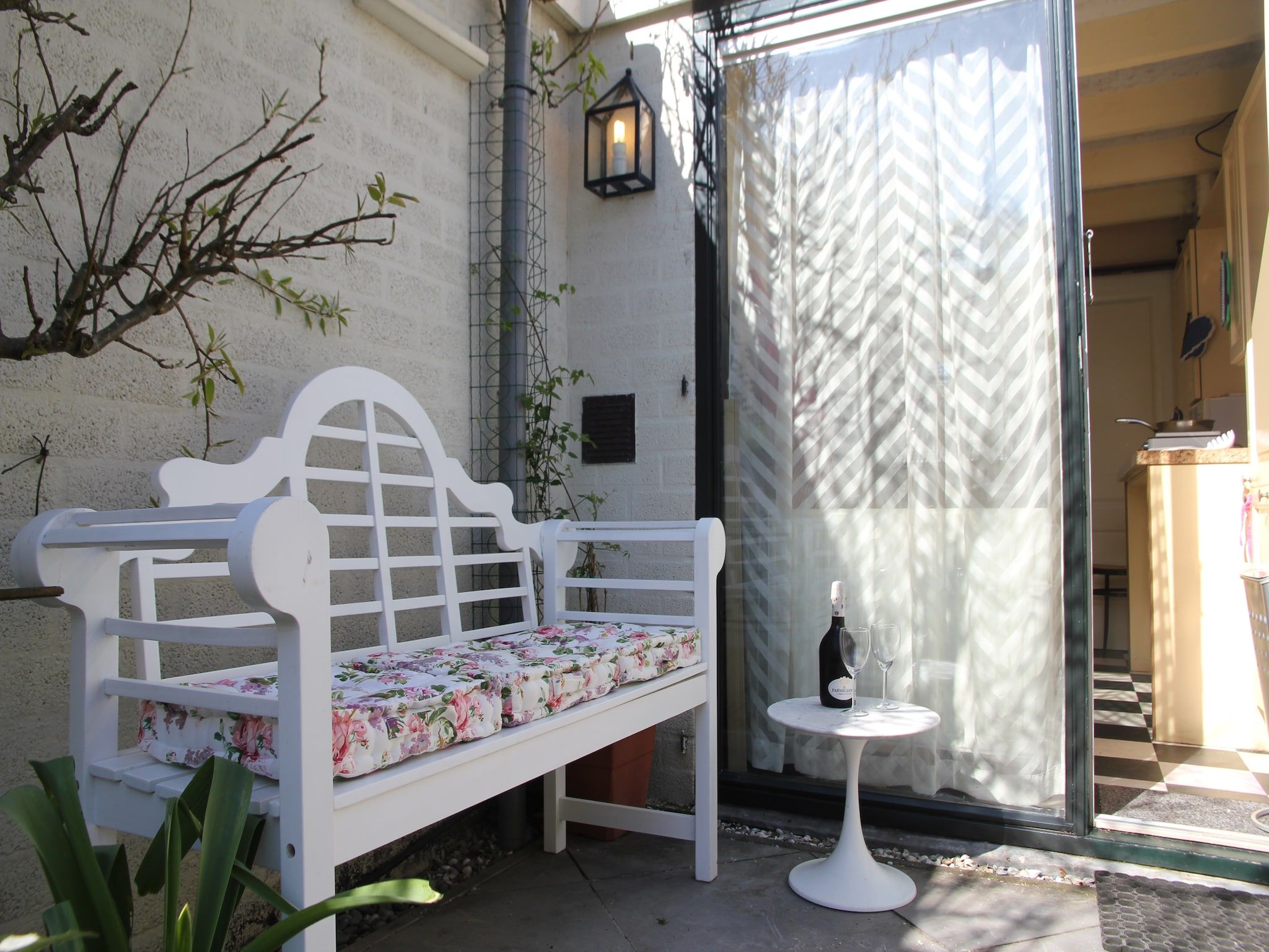 Het terras van Romantisch Heiloo in Heiloo