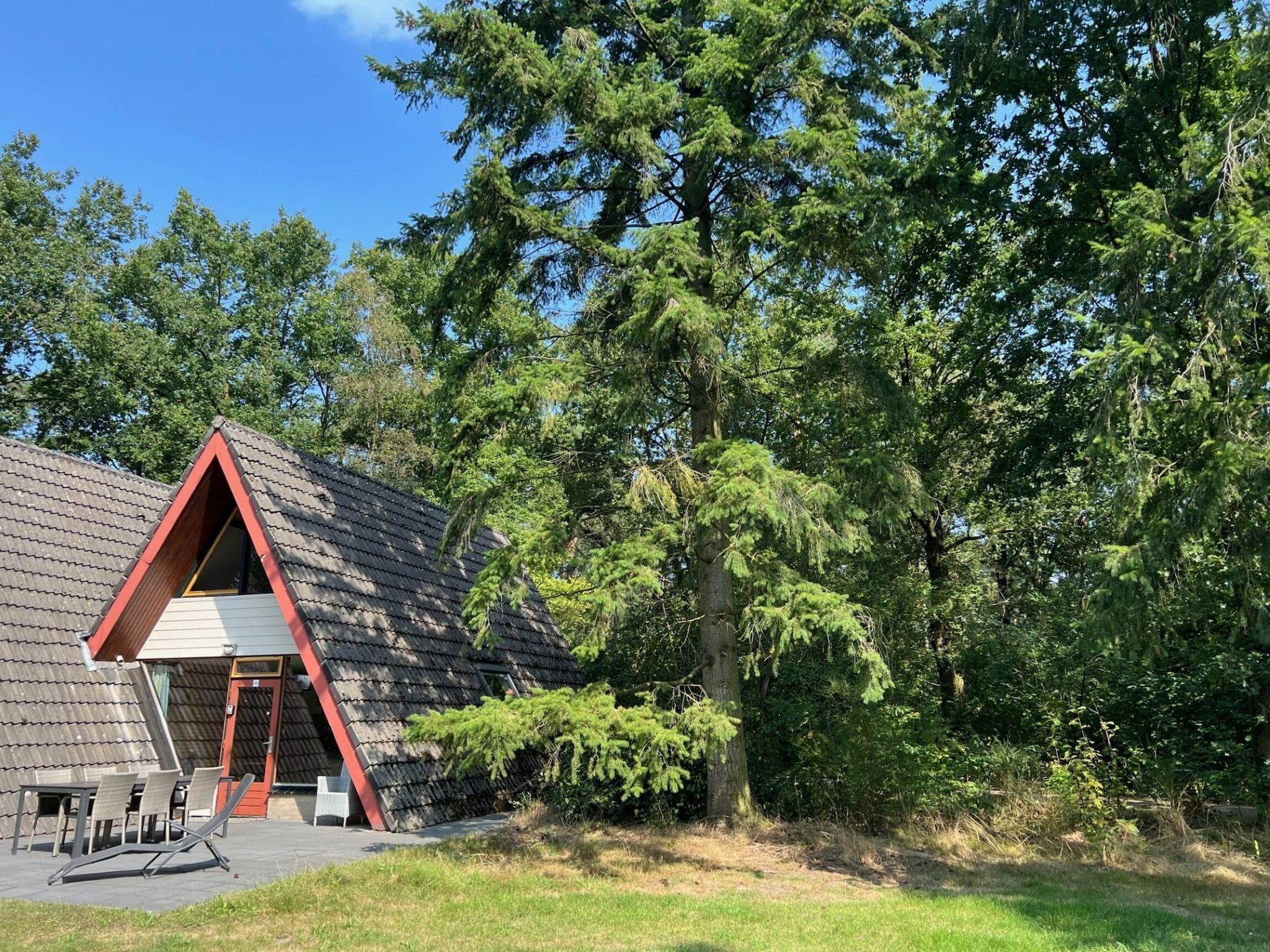 De buitenkant van Bungalow 69 in Stramproy