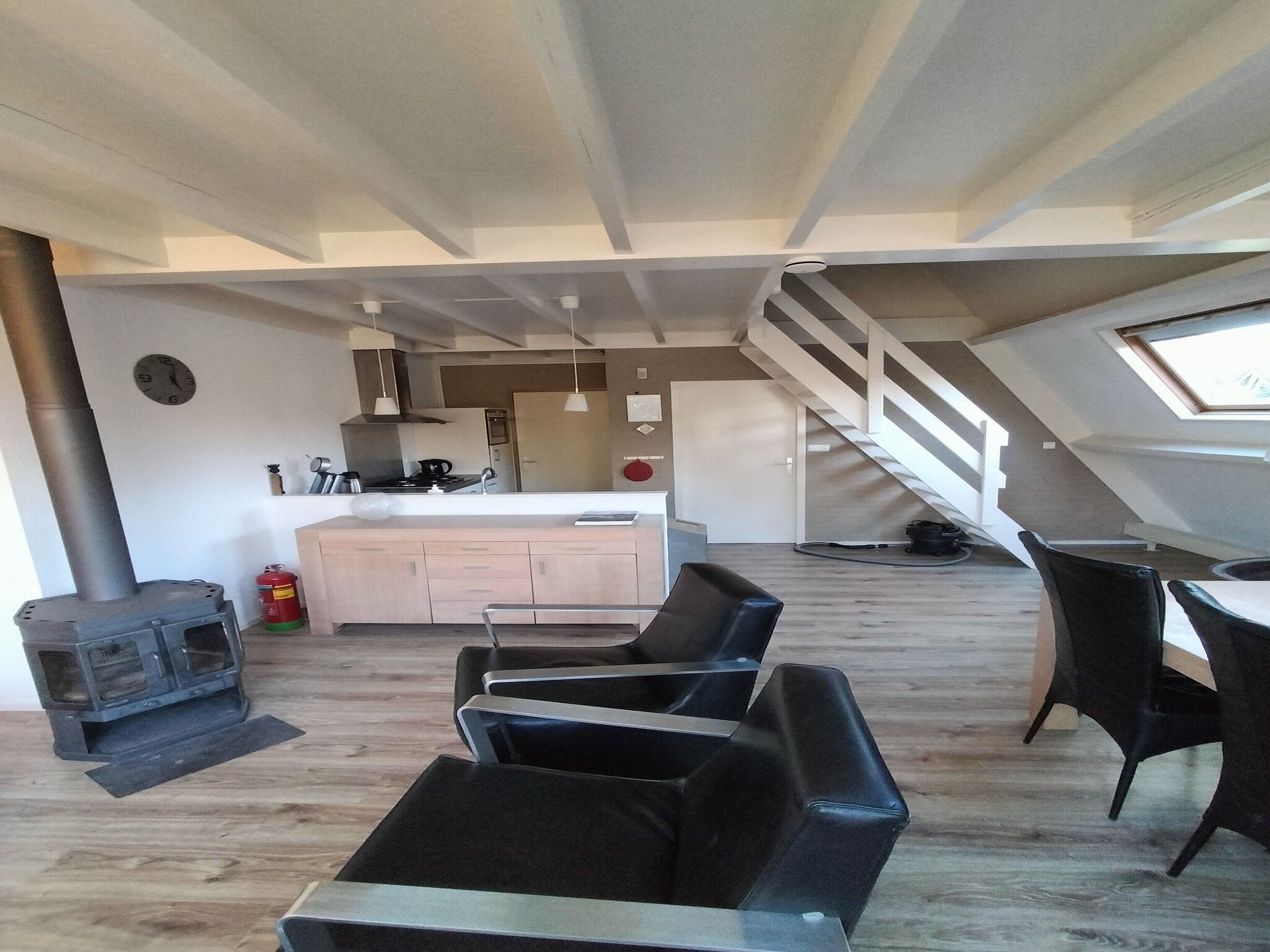 De woonkamer van Bungalow 87 in Stramproy