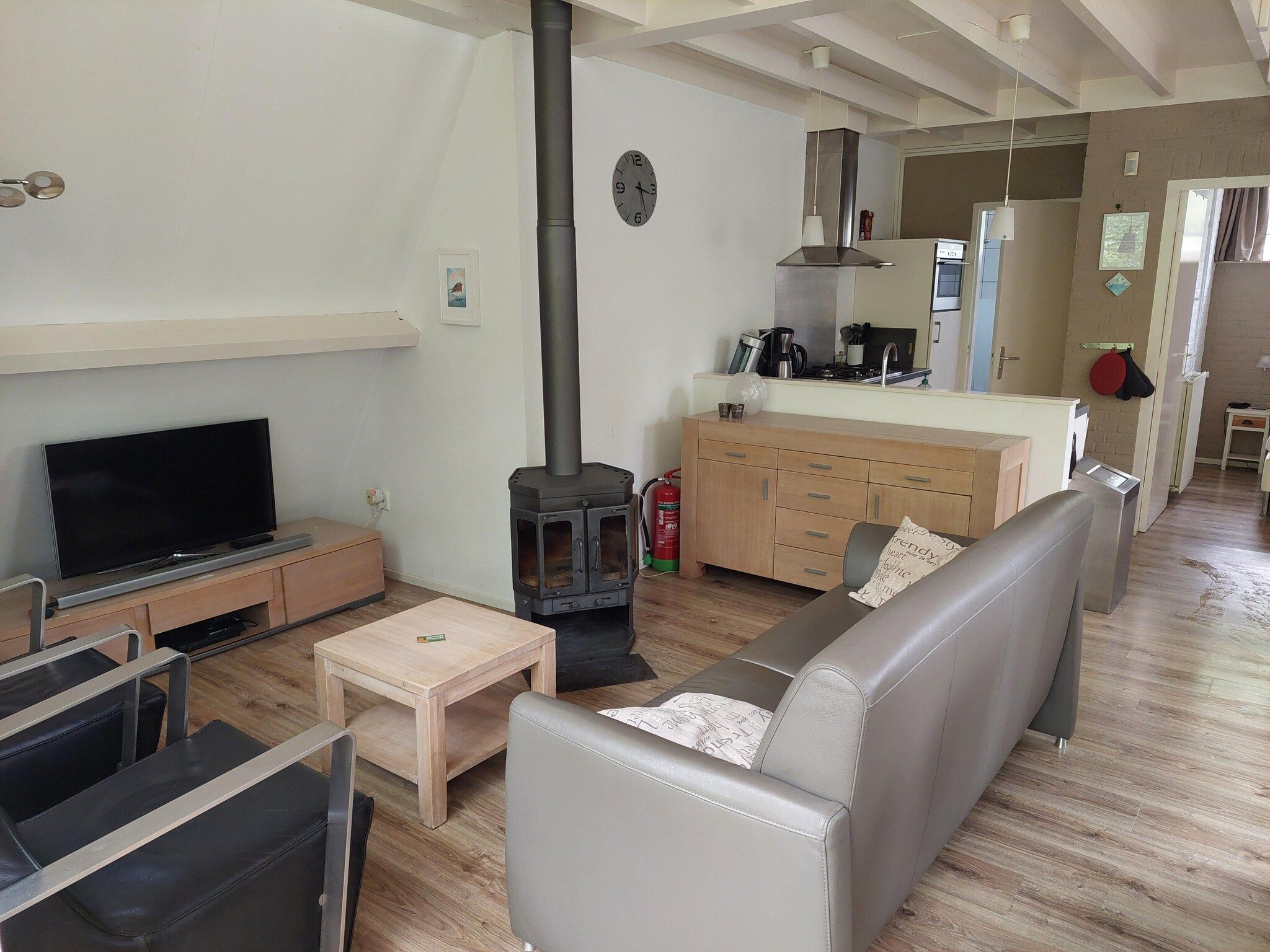 De woonkamer van Bungalow 87 in Stramproy