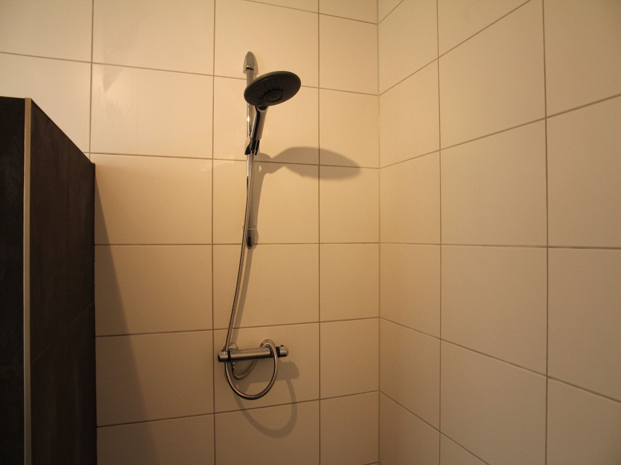 De badkamer van De Beukelaar 2pers in Schoorl