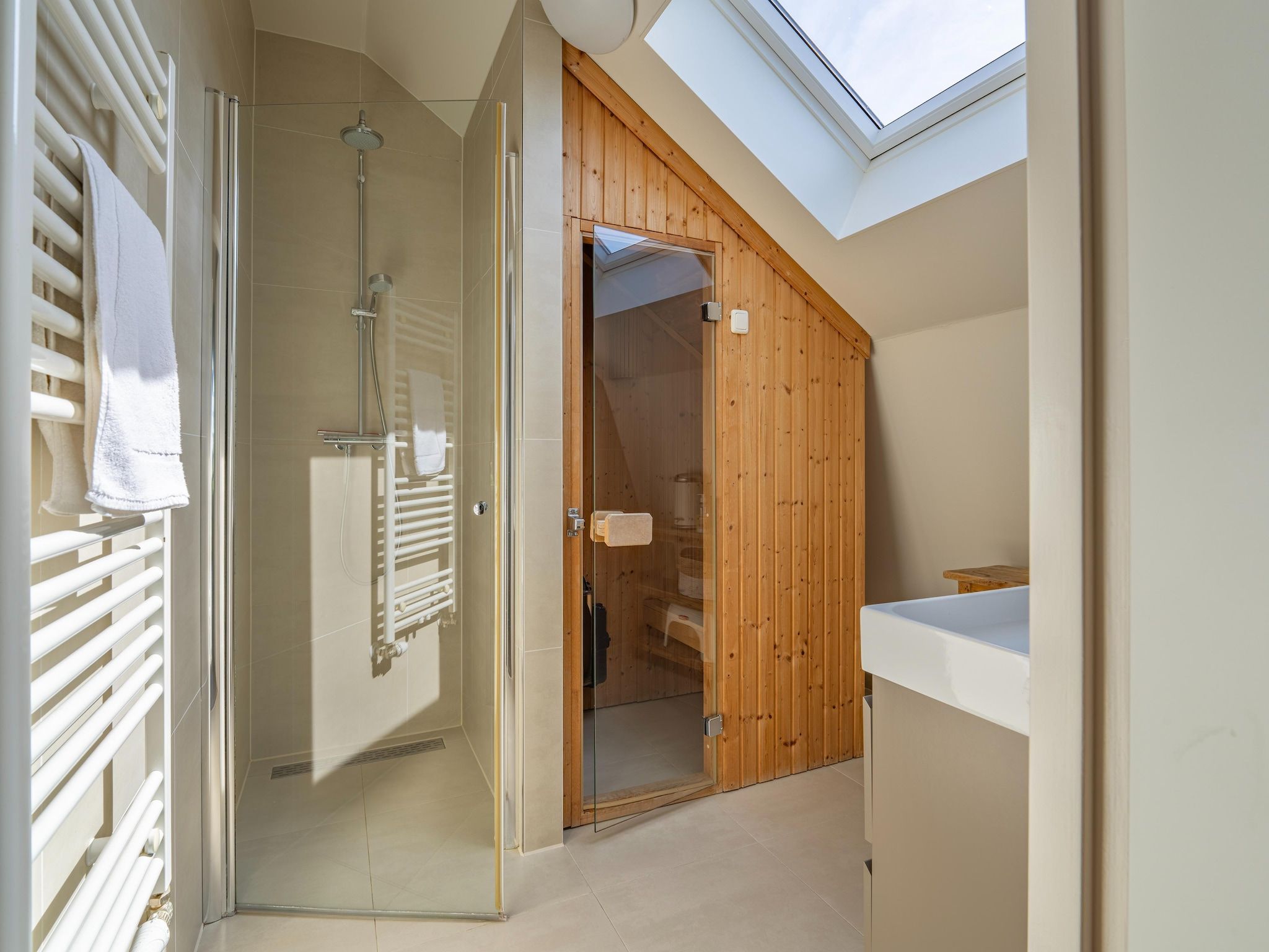 De badkamer van Casa Anti Stressa in Egmond aan den Hoef