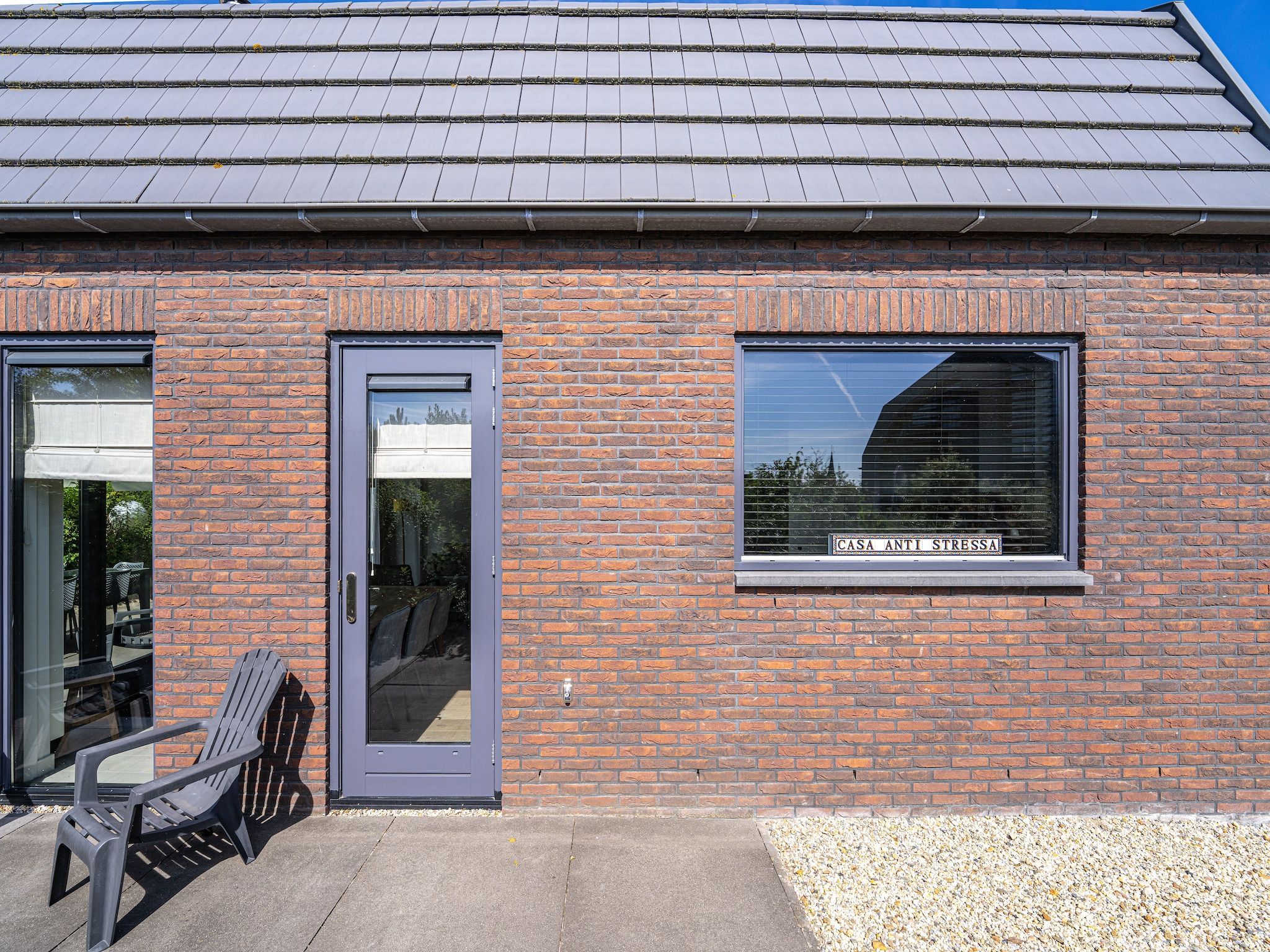 De buitenkant van Casa Anti Stressa in Egmond aan den Hoef