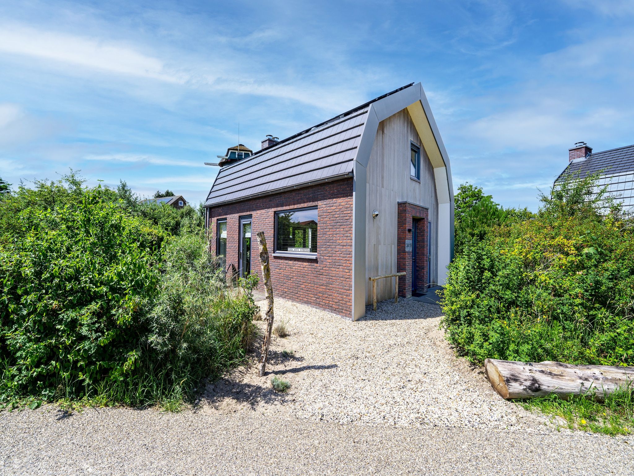 De buitenkant van Casa Anti Stressa in Egmond aan den Hoef