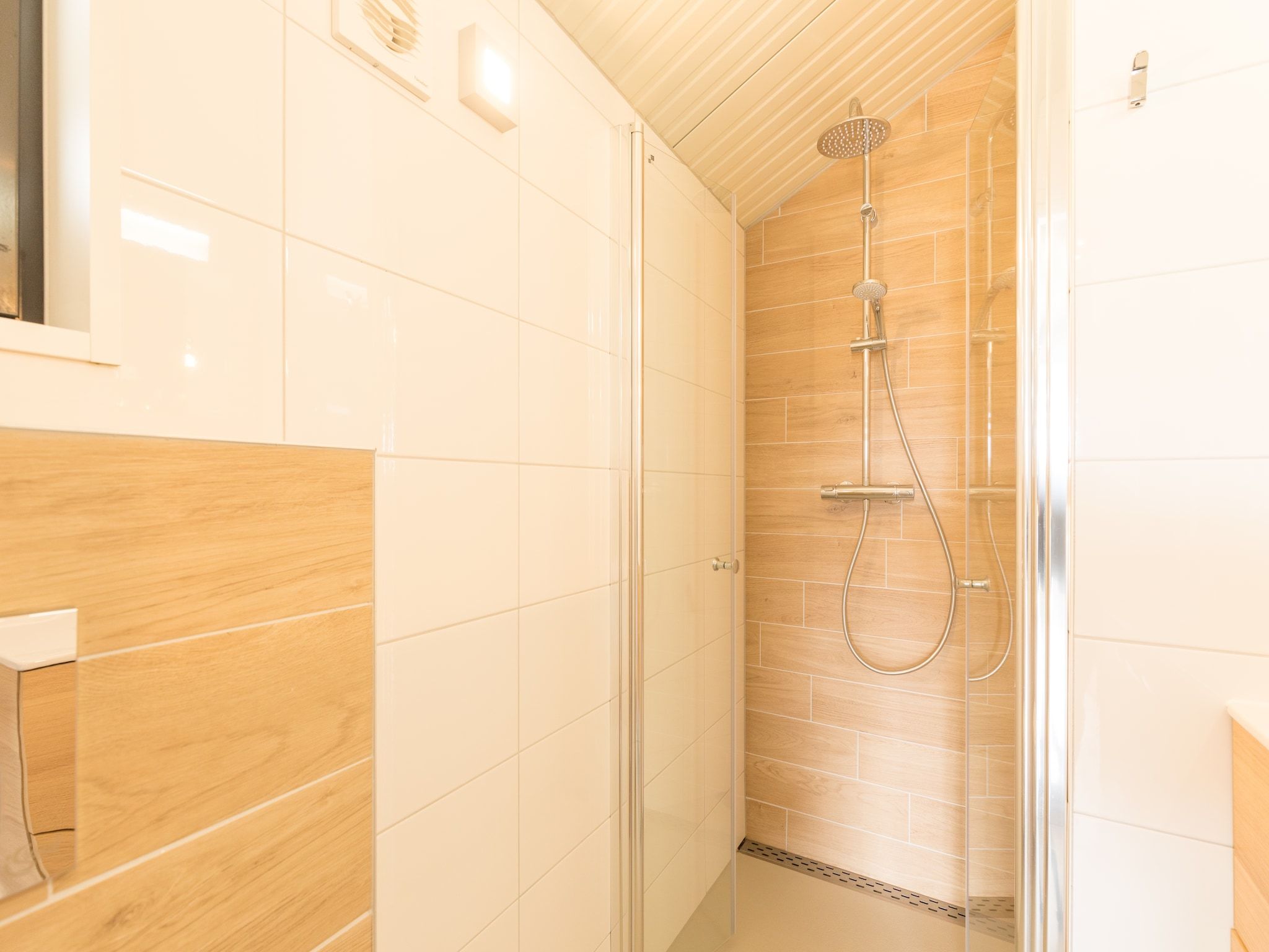 De badkamer van Sea Lodges Ameland 1 in Hollum