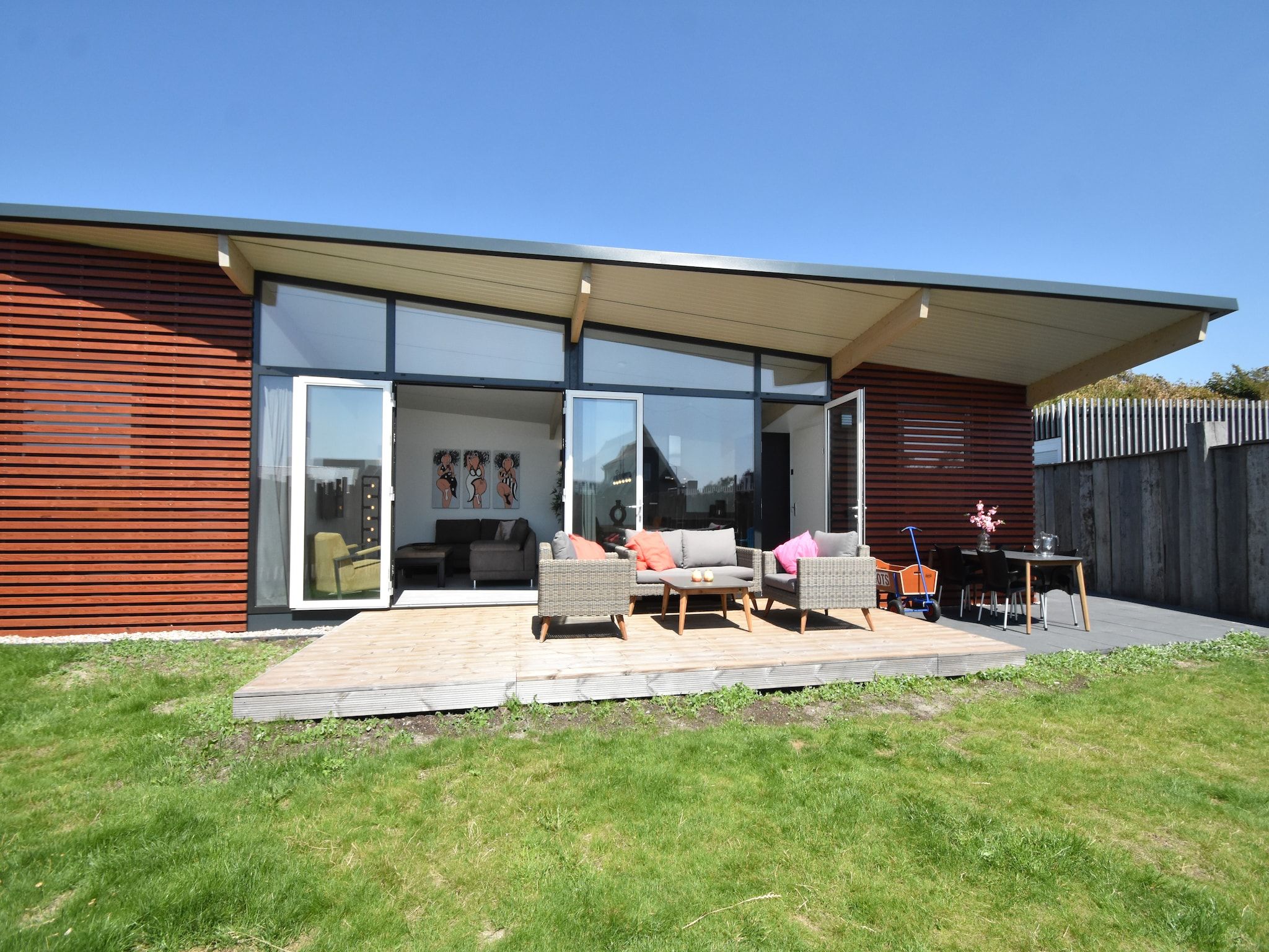 De buitenkant van Quality Lodge aan de Duinen in Callantsoog