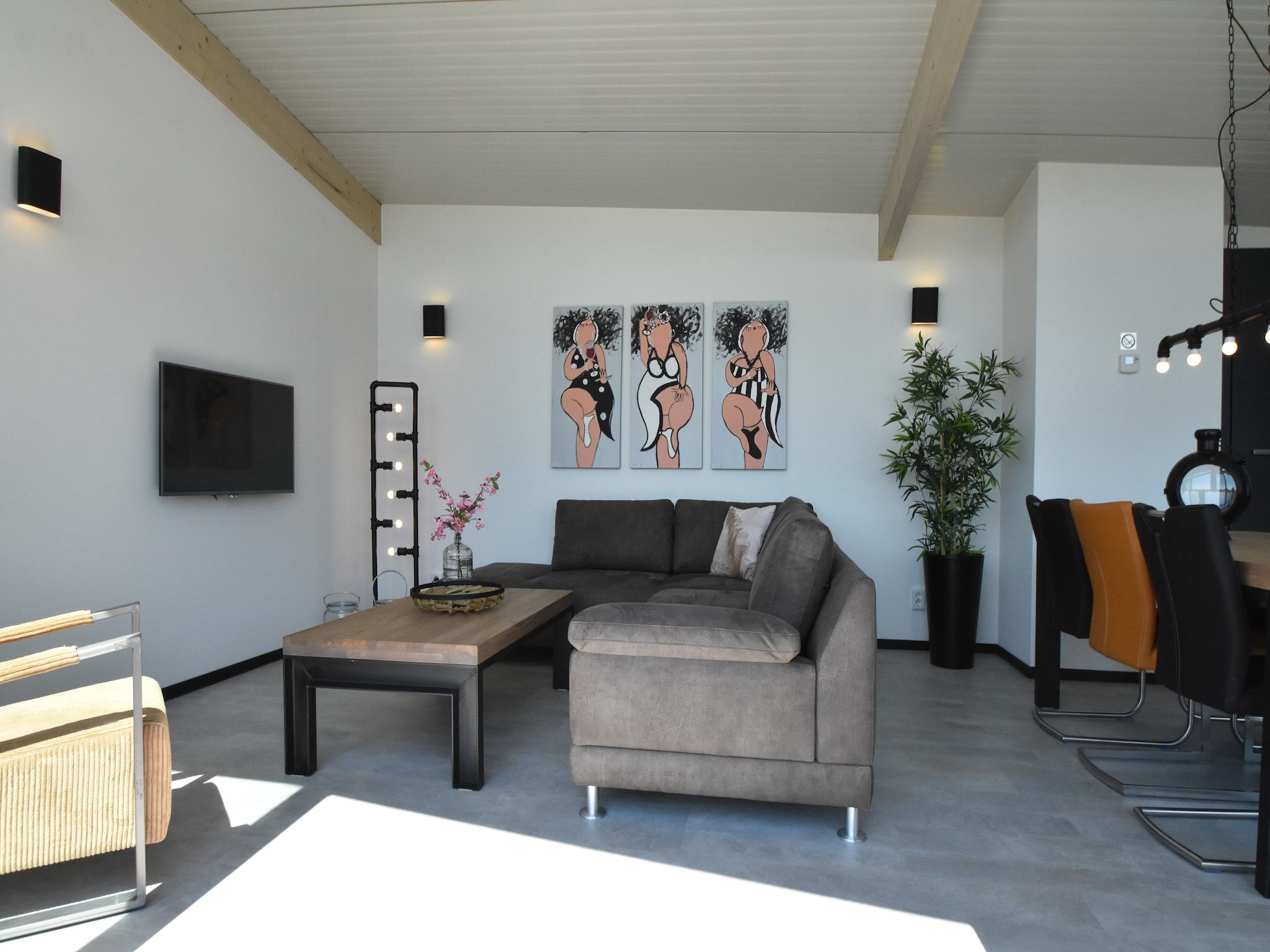 De woonkamer van Quality Lodge aan de Duinen in Callantsoog