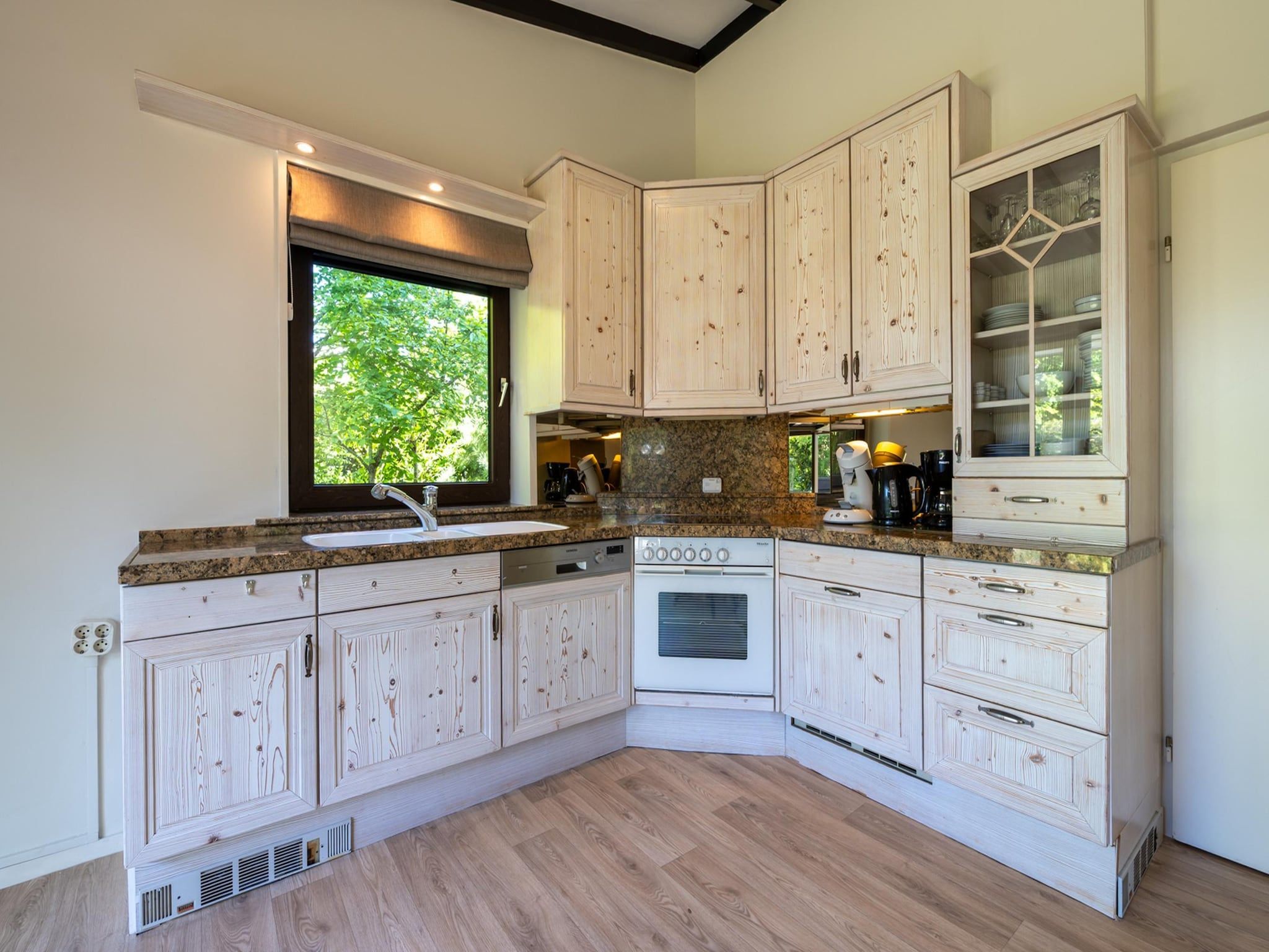 De keuken van Wilgenlaan 1 in Kamperland