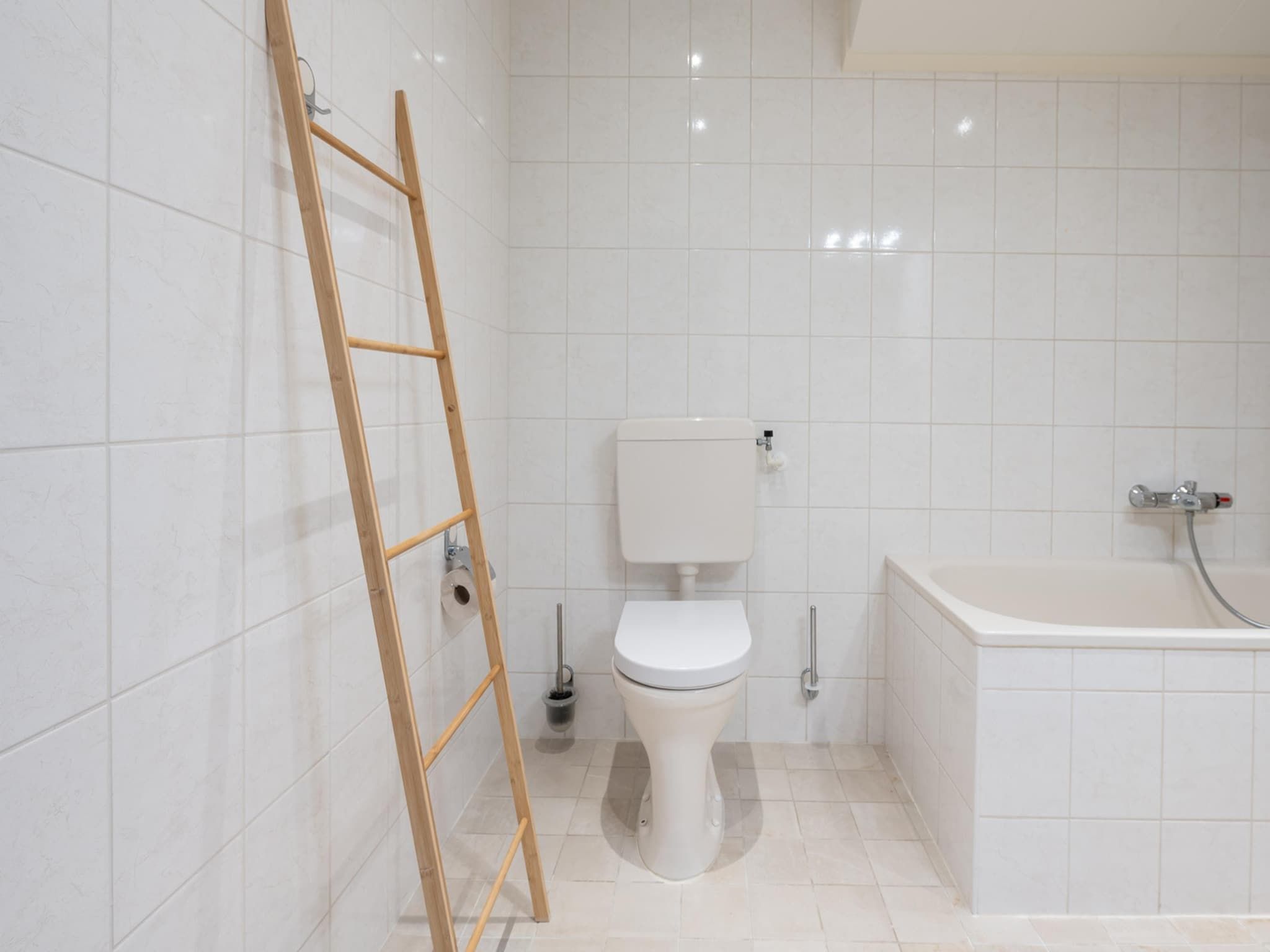 De badkamer van Wilgenlaan 1 in Kamperland