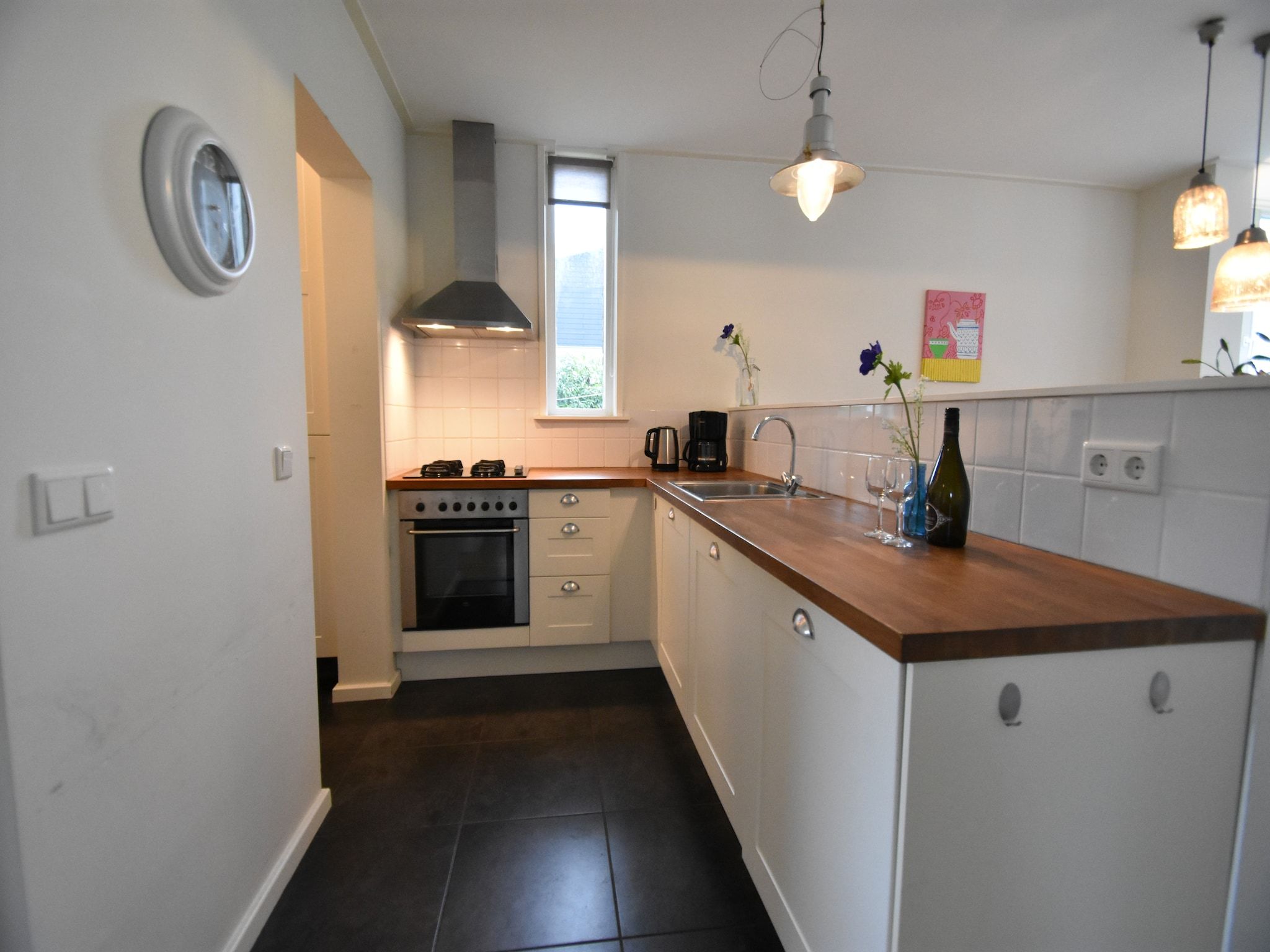 De keuken van Zwanenlaan 13 in Kamperland