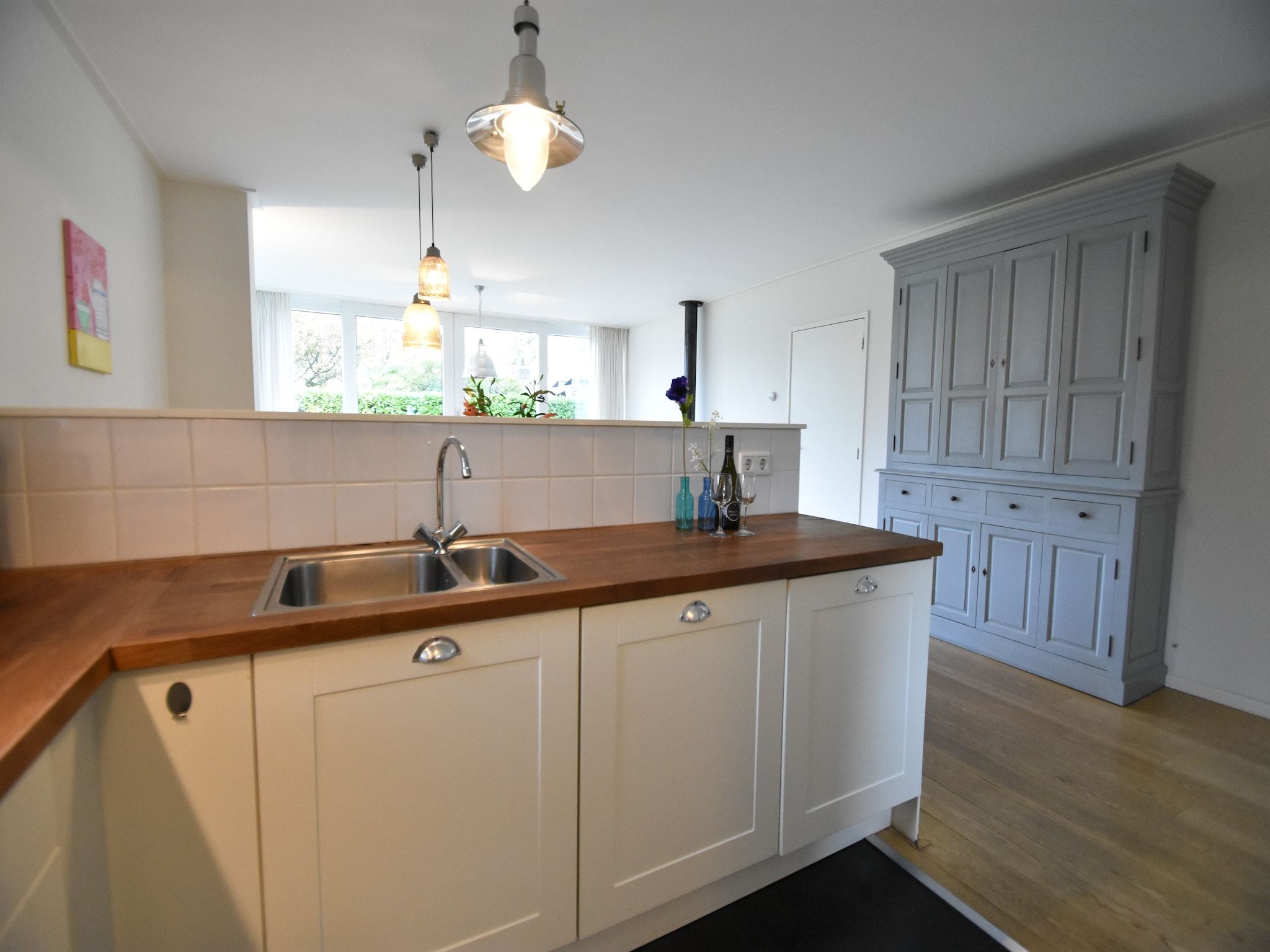 De keuken van Zwanenlaan 13 in Kamperland