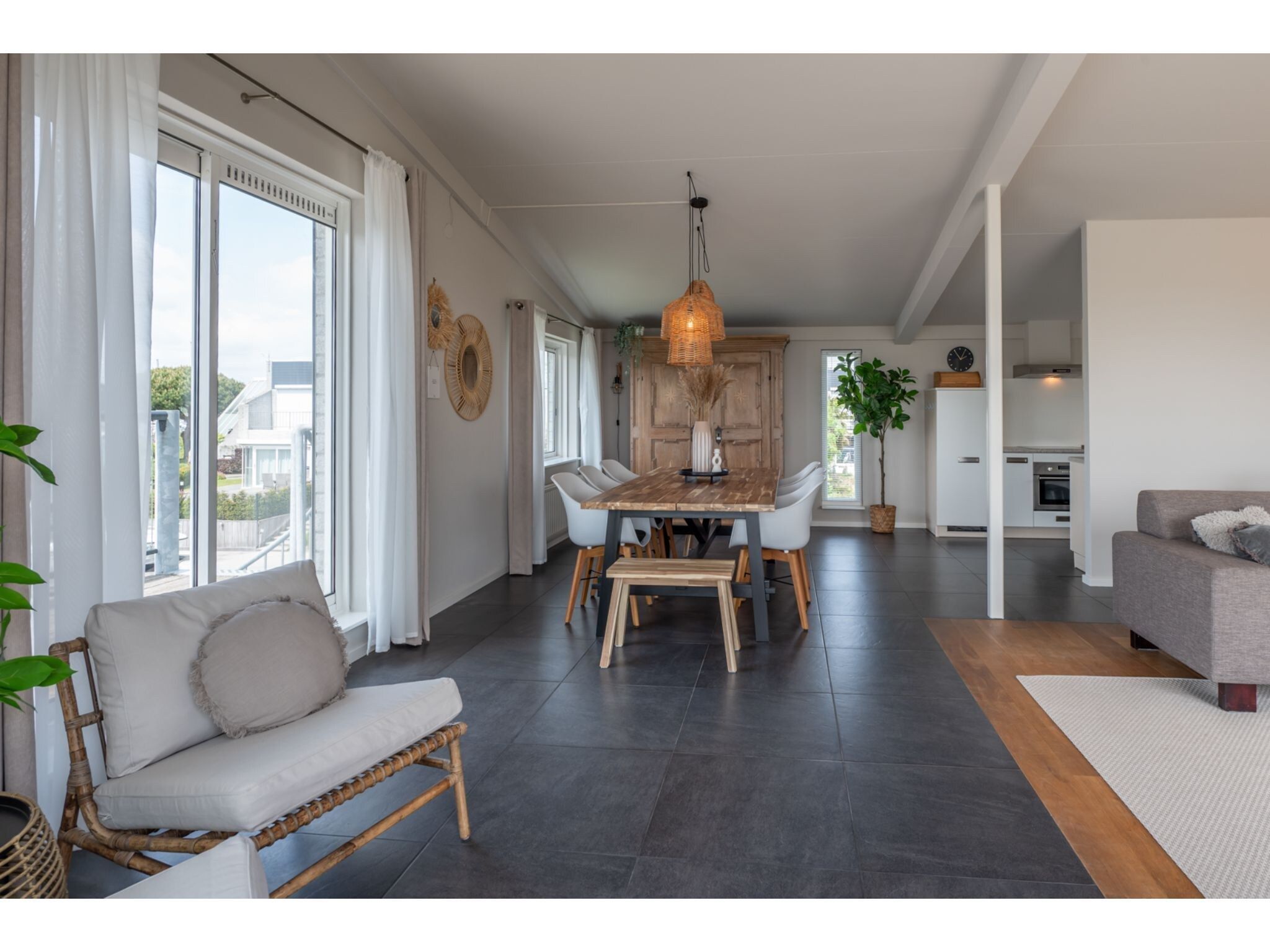 De woonkamer van Veerdam 42 in Kortgene