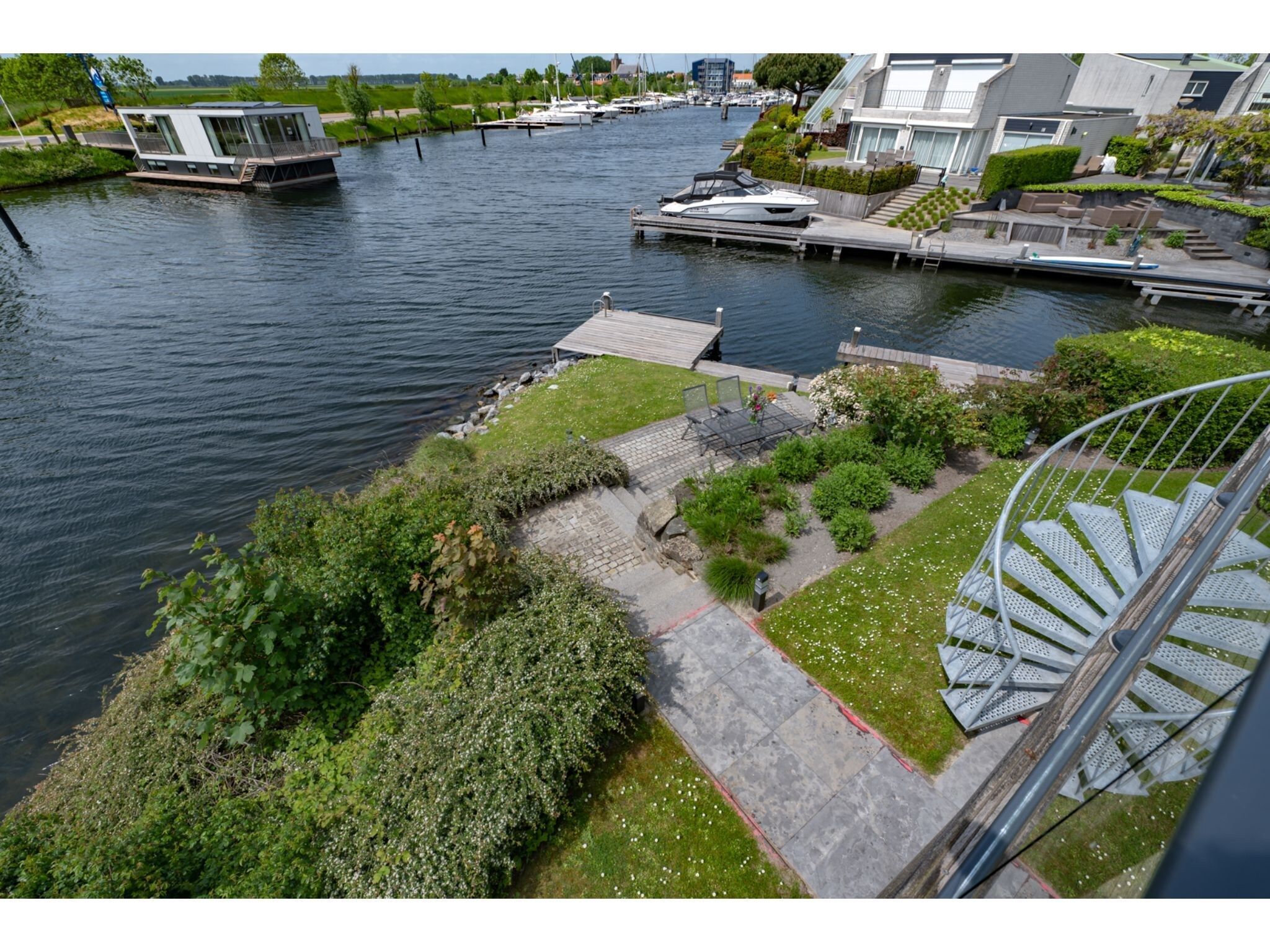 Het uitzicht vanaf Veerdam 42 in Kortgene