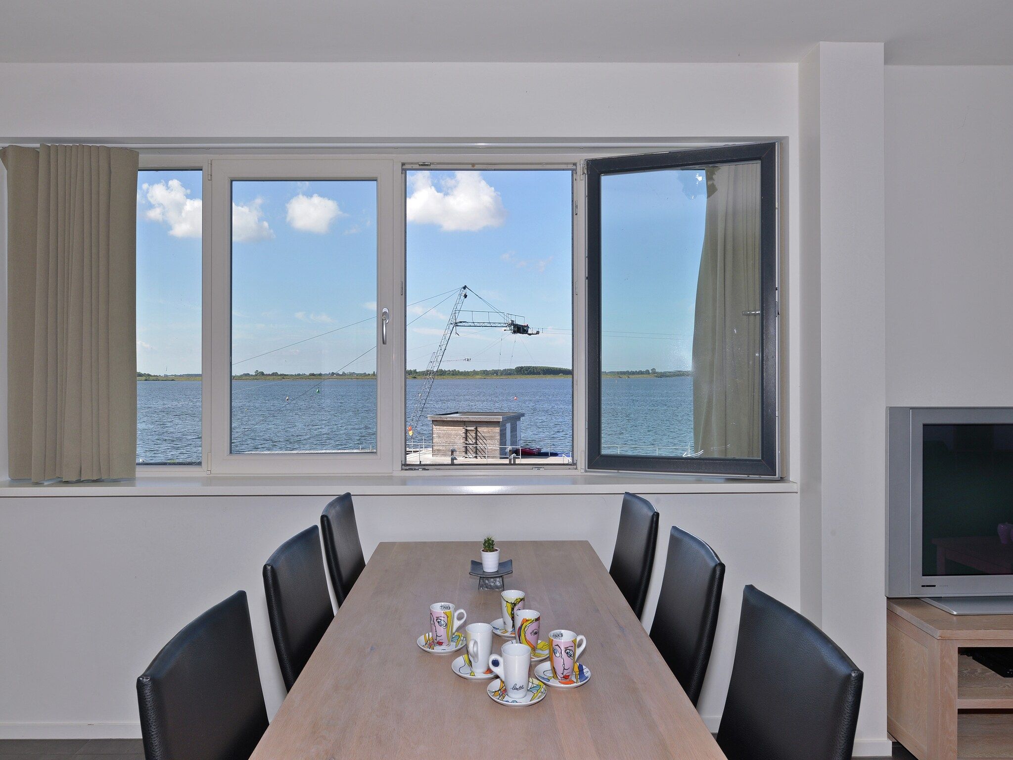 De eetkamer van Appartement 4b - Schotsman Watersport in Kamperland
