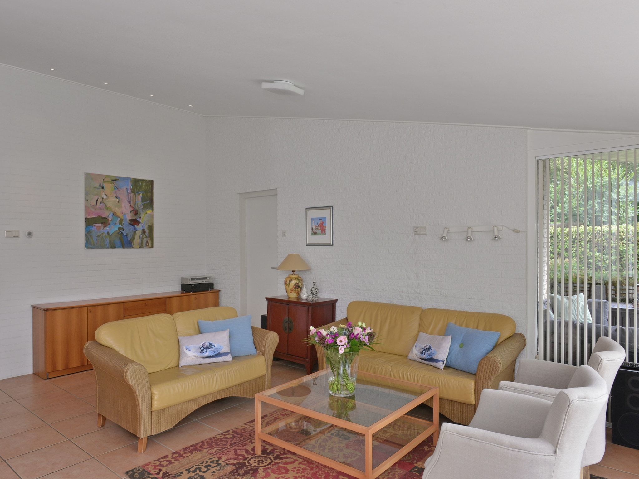 De woonkamer van Wilgenlaan 15 in Kamperland