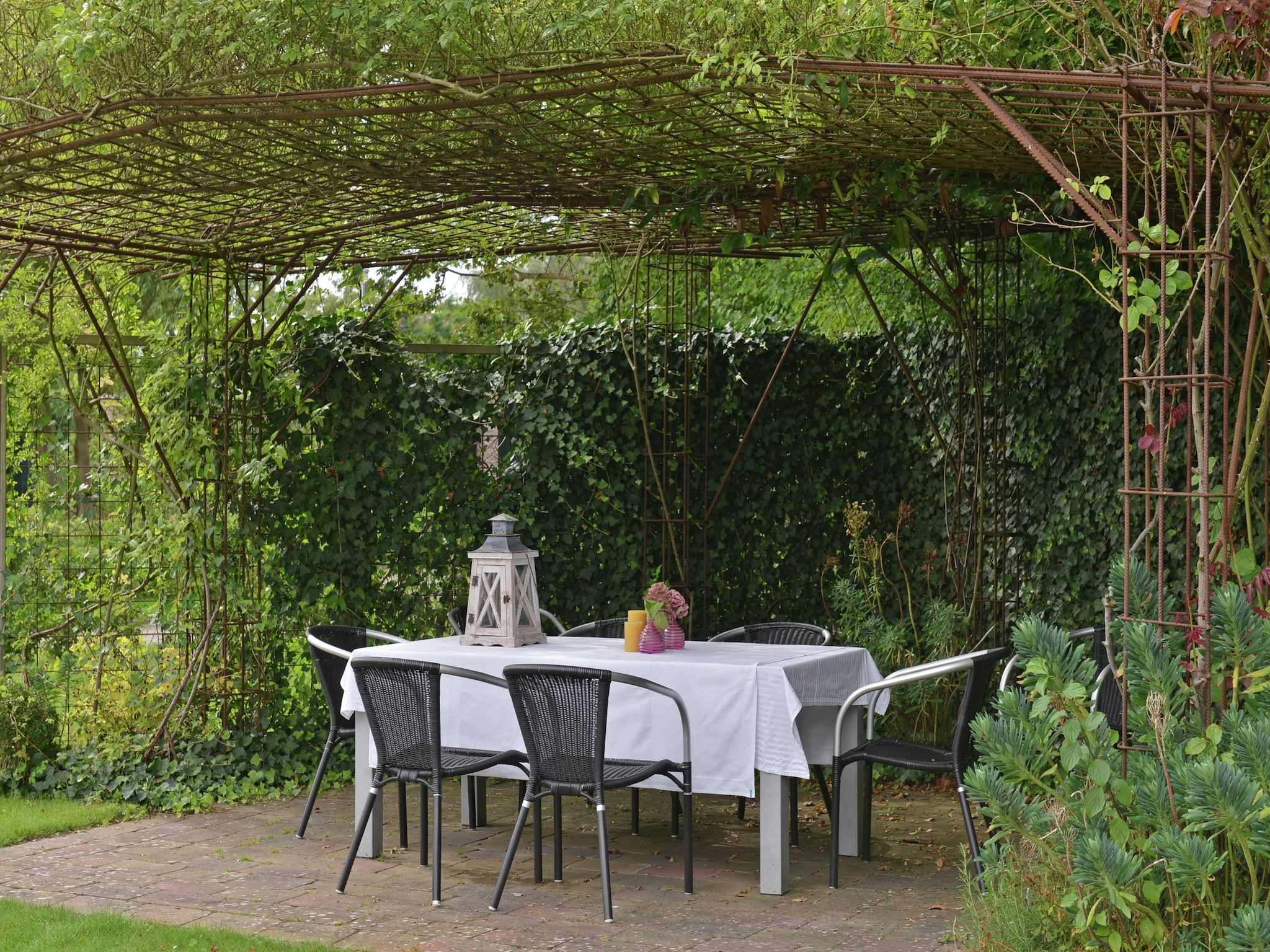 De tuin van Wilgenlaan 15 in Kamperland