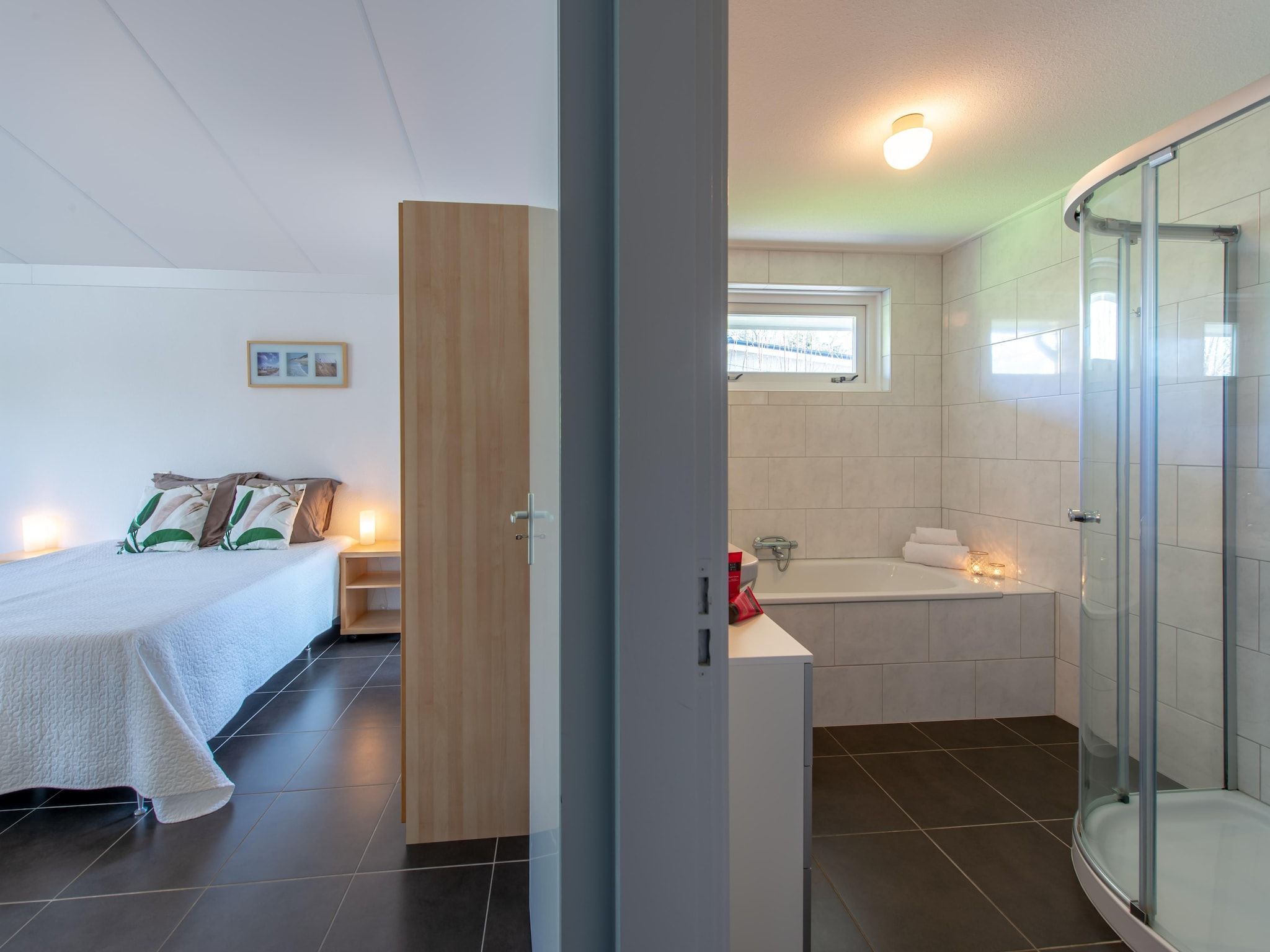 De badkamer van Cypressenlaan 18 in Kamperland