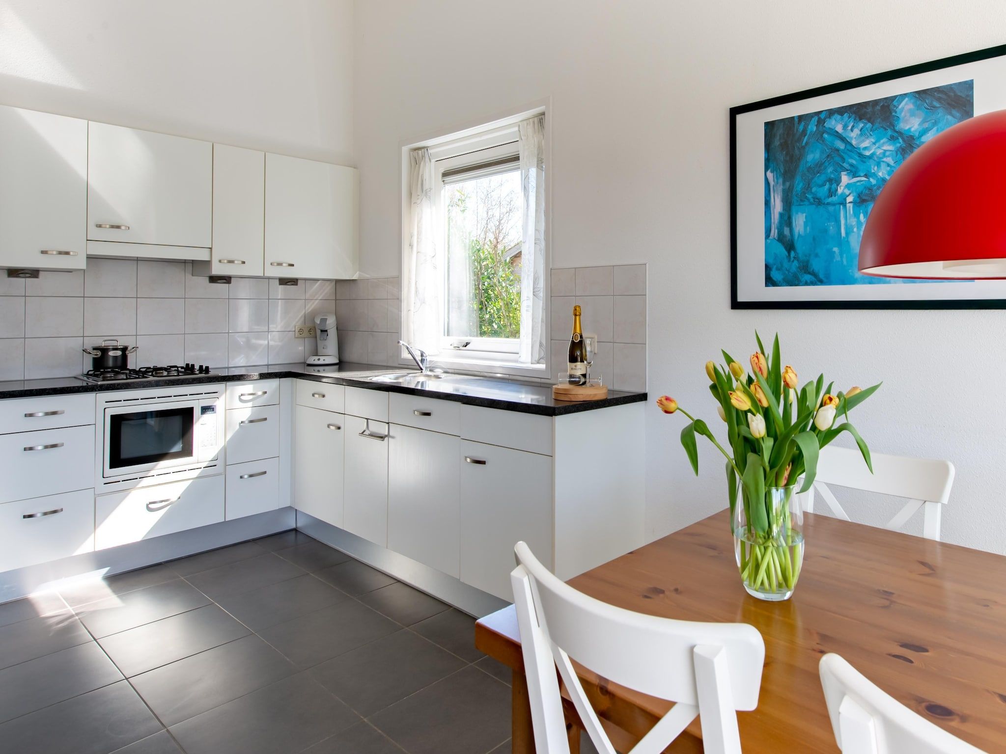 De keuken van Cypressenlaan 18 in Kamperland