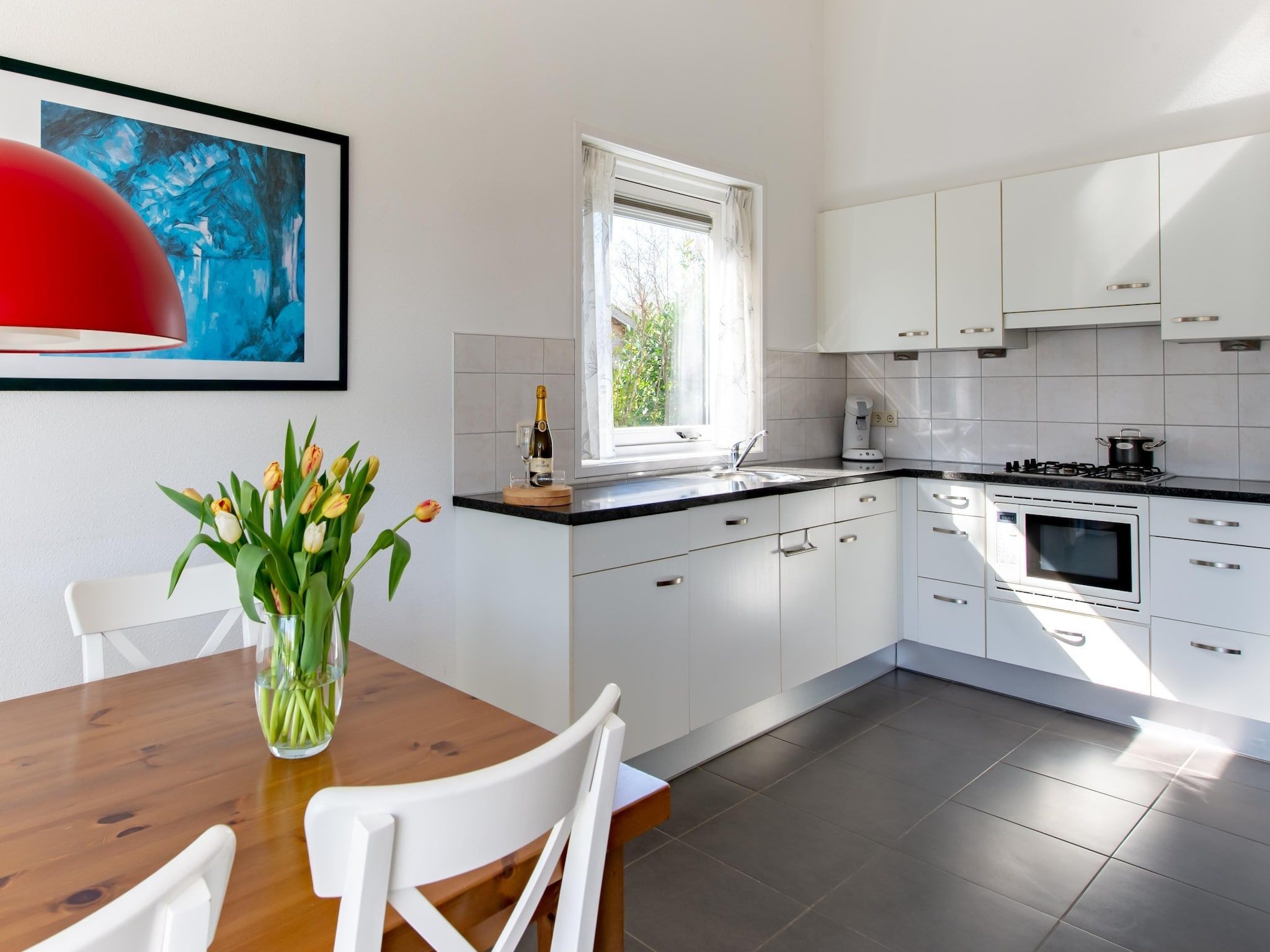 De keuken van Cypressenlaan 18 in Kamperland