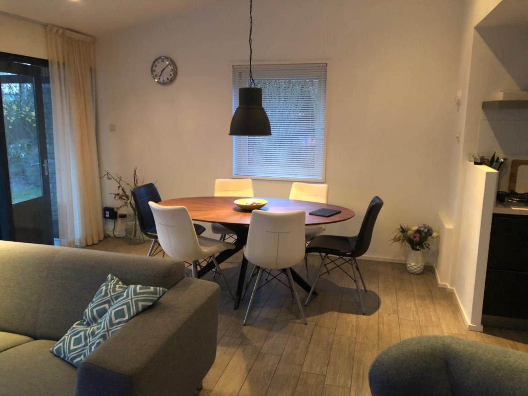 De woonkamer van Populierenlaan 1 in Kamperland