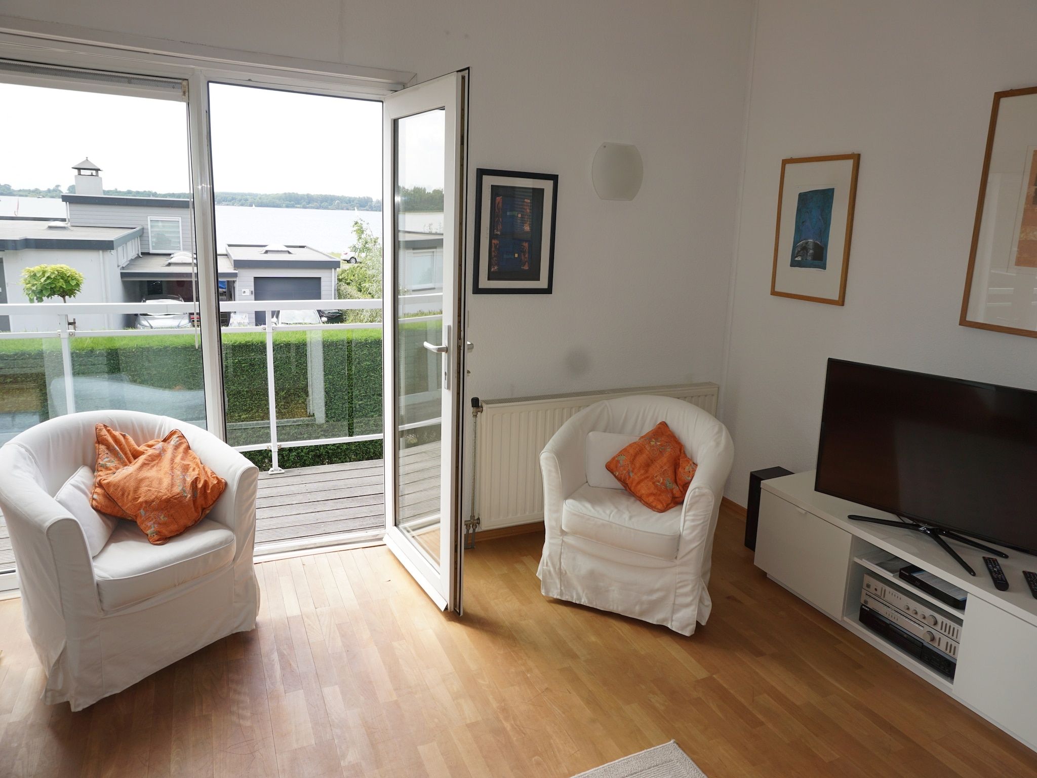 De woonkamer van Cederlaan 8 in Kamperland