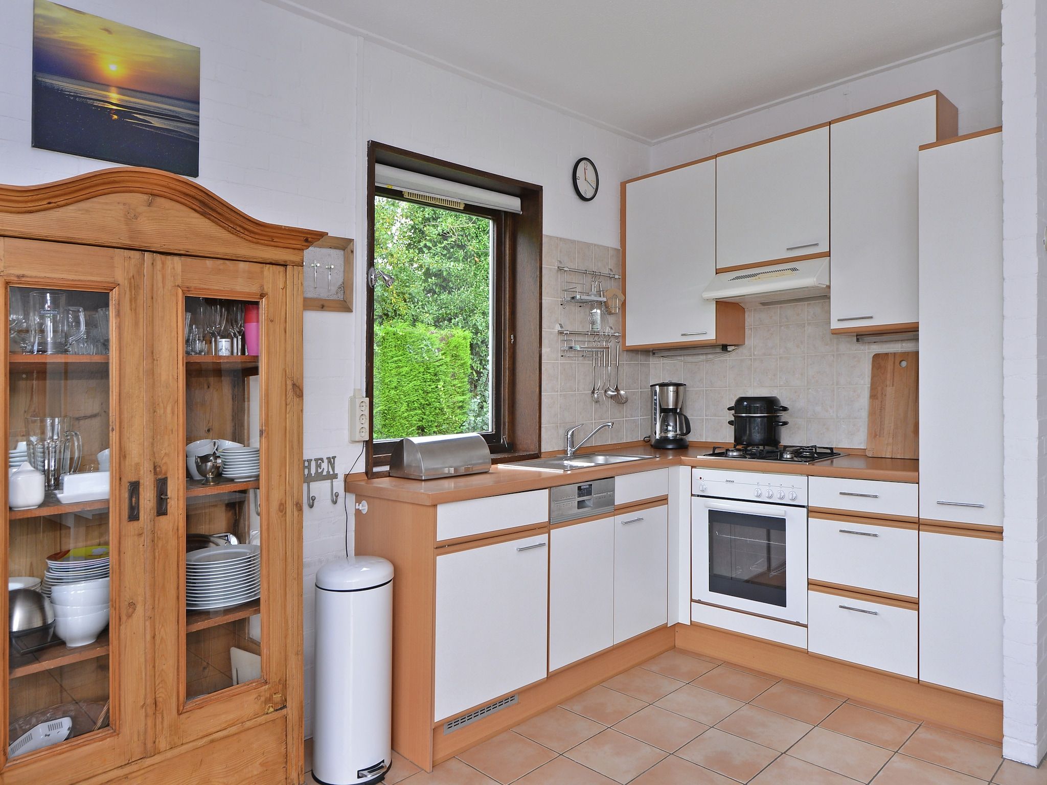 De keuken van Cederlaan 8 in Kamperland