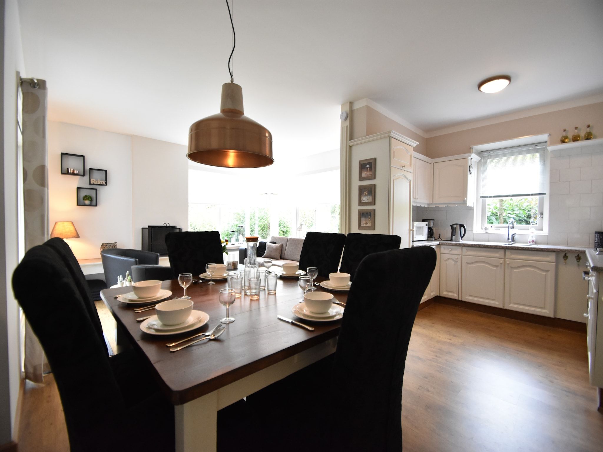 De eetkamer van 't Woudhuis in Holten