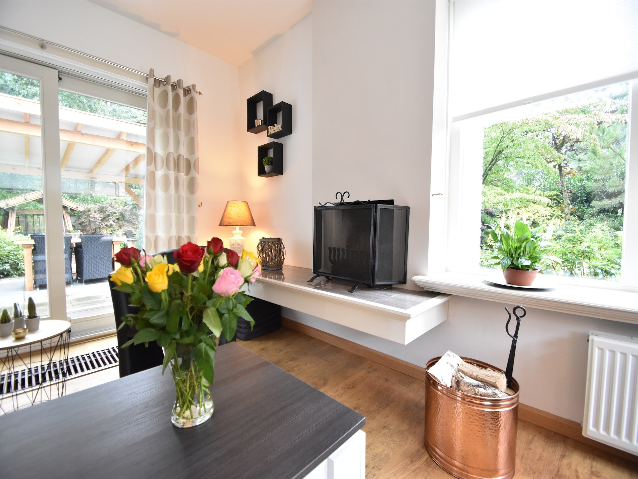 De woonkamer van 't Woudhuis in Holten