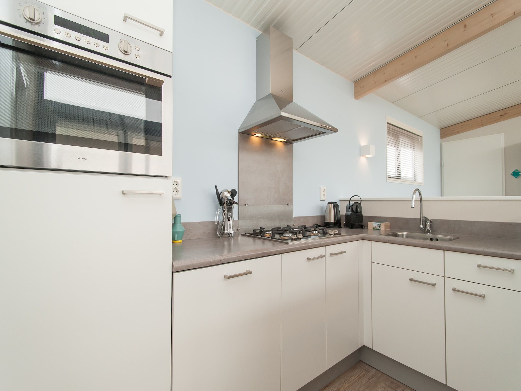 De keuken van Sea Lodges Ameland 5 in Hollum