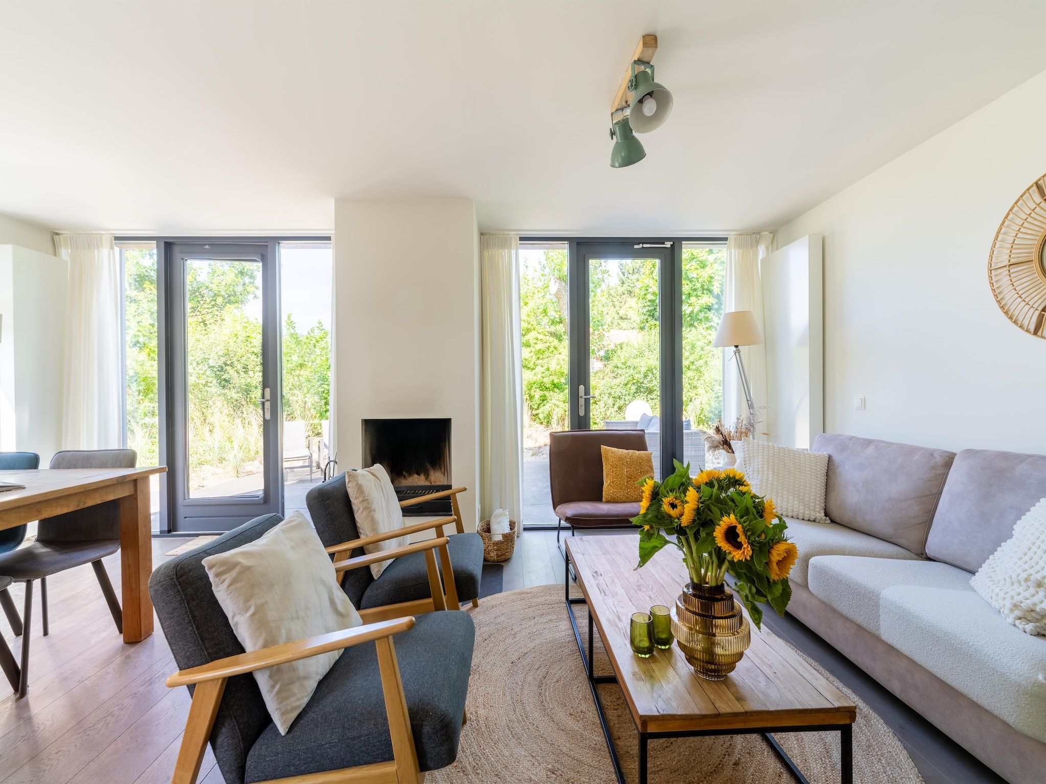 De woonkamer van Waterland in Egmond aan den Hoef