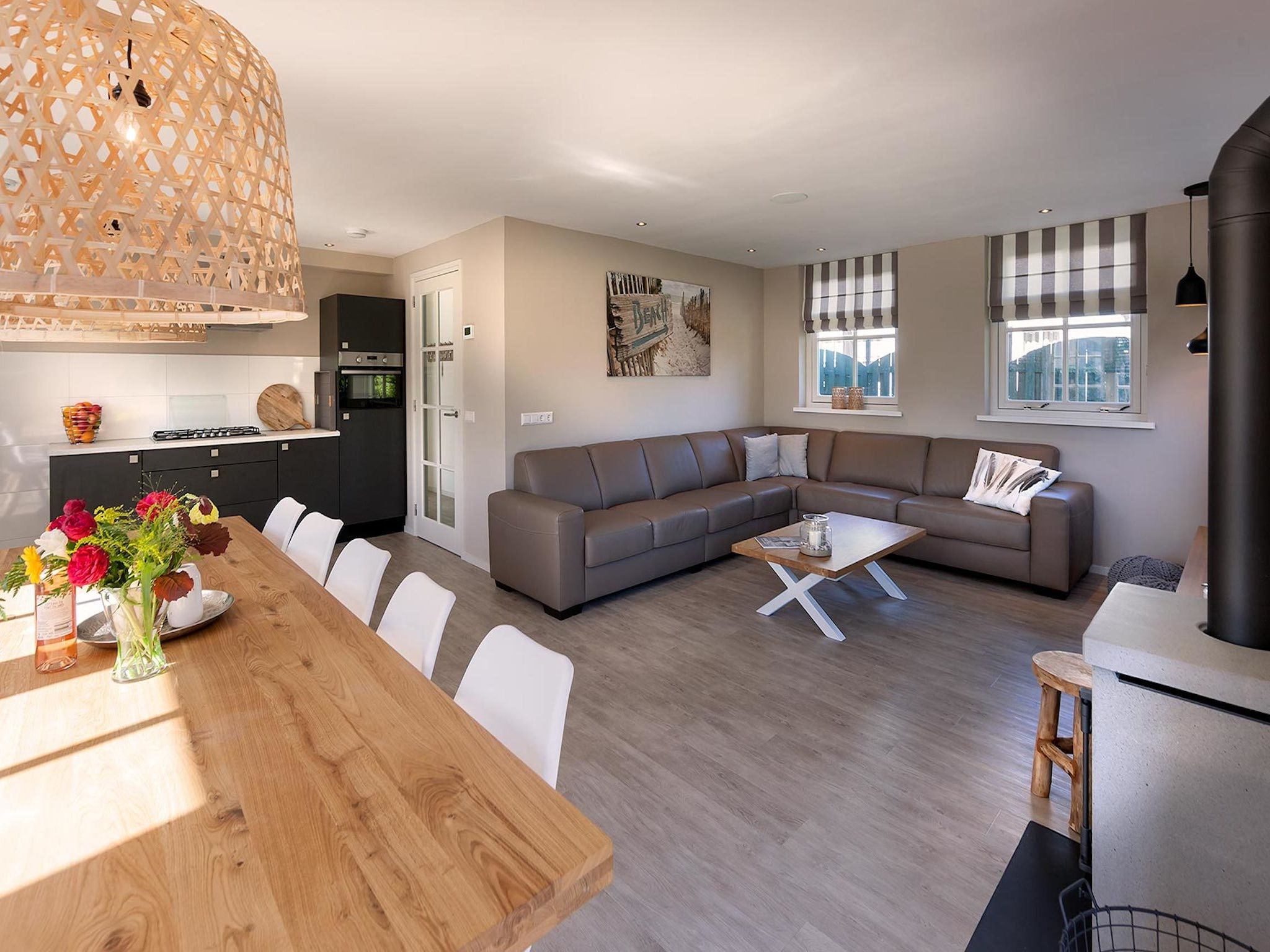 De eetkamer van Bungalowpark de Gouden Spar 5 in Noordwijk