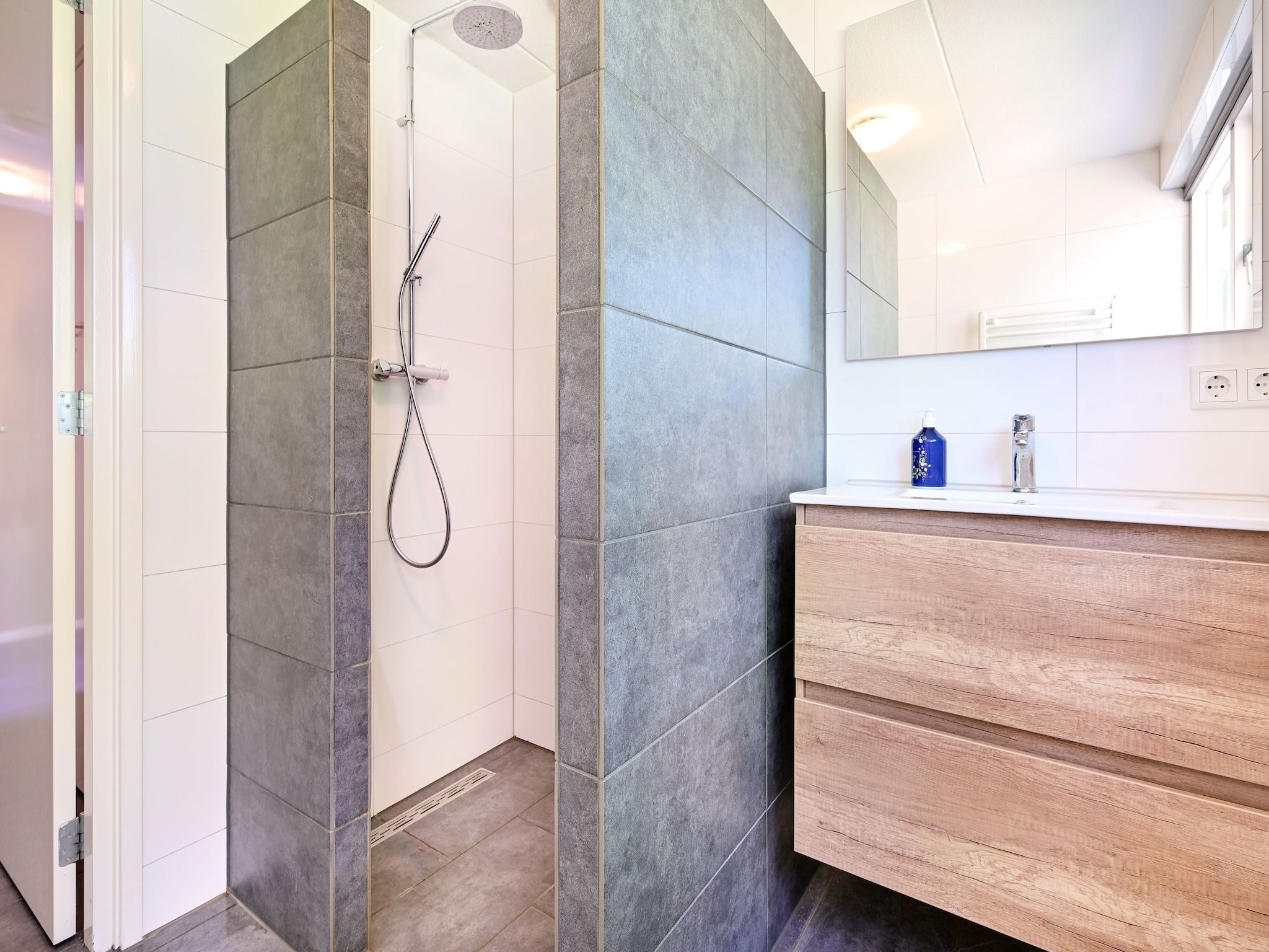 De badkamer van Zijzicht in Reutum-Weerselo