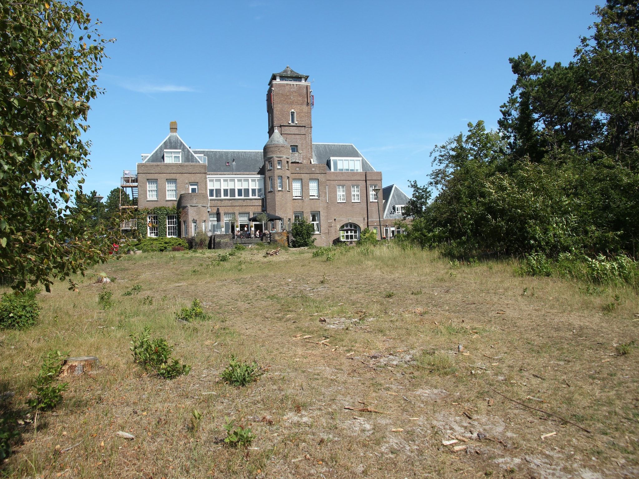 De buitenkant van Huize Glory Topaas in Bergen aan Zee
