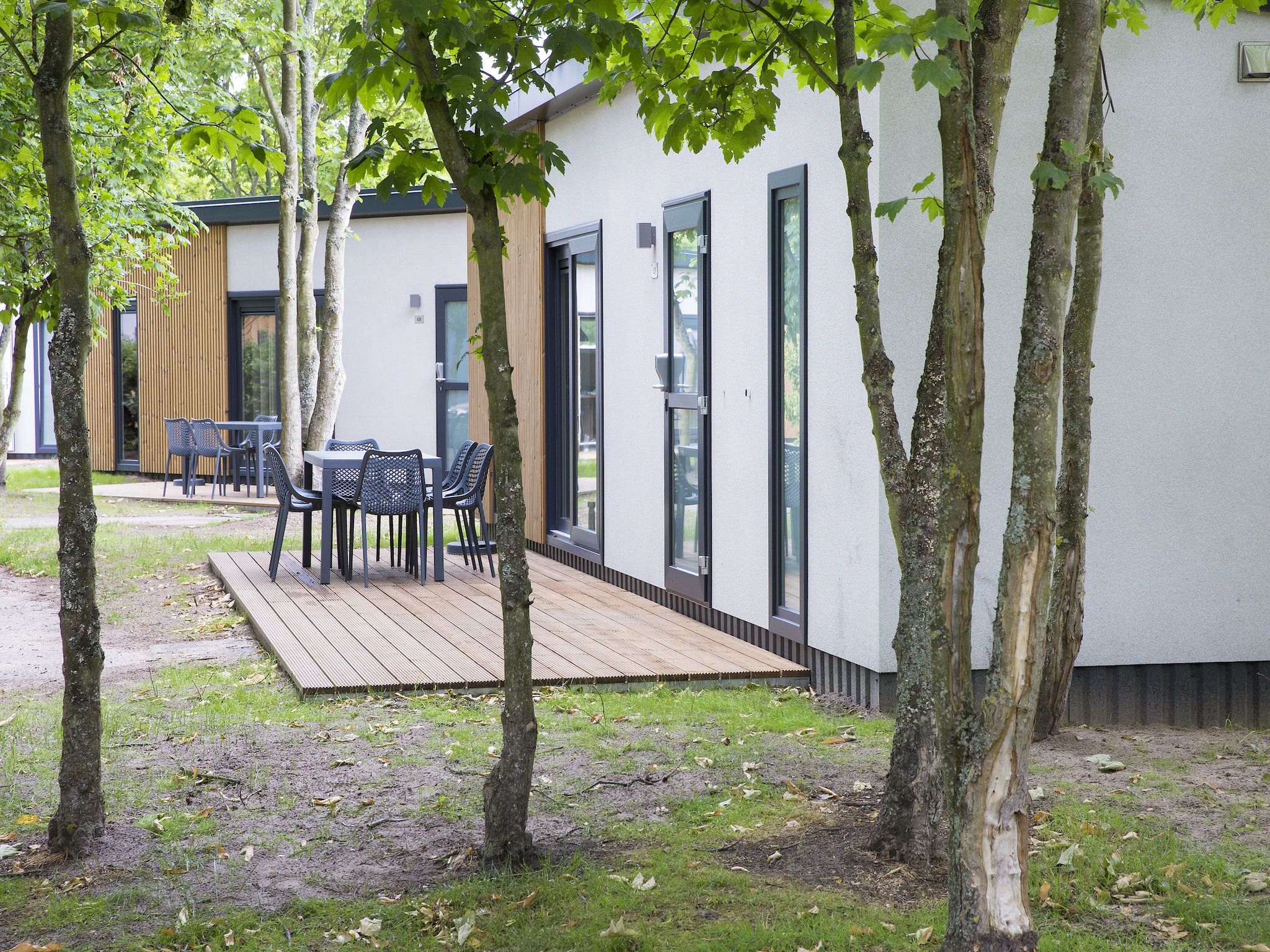 Het terras van Vakantiepark Kijkduin 1 in Den Haag