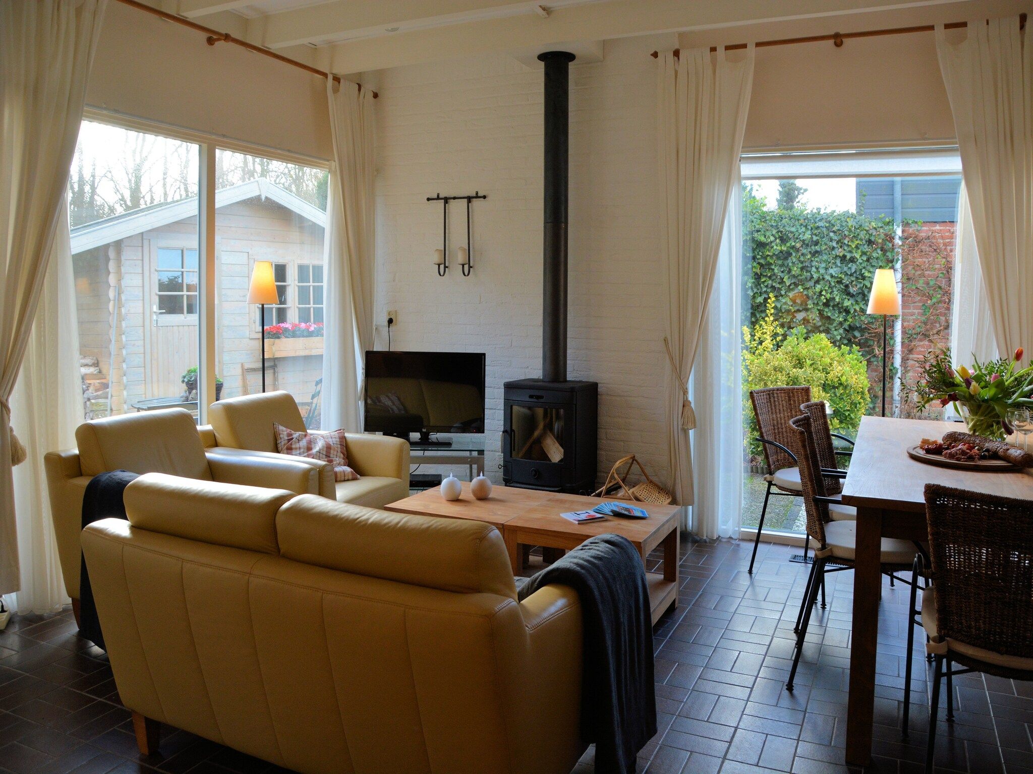 De woonkamer van Bos-Lodge in Noordwijkerhout