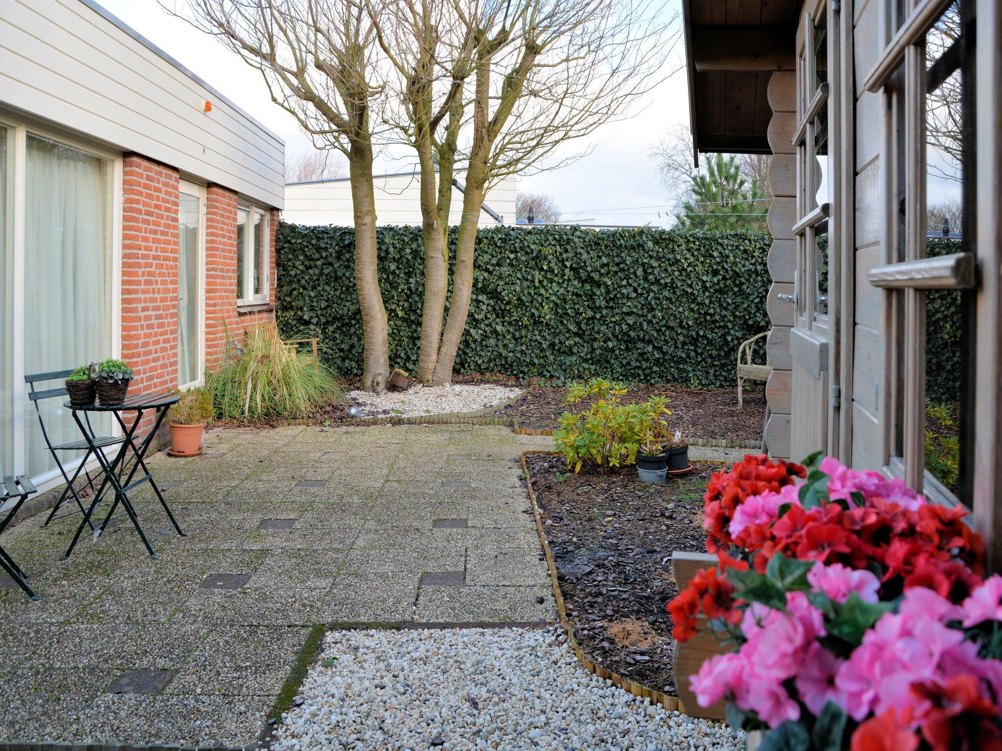 Het terras van Bos-Lodge in Noordwijkerhout