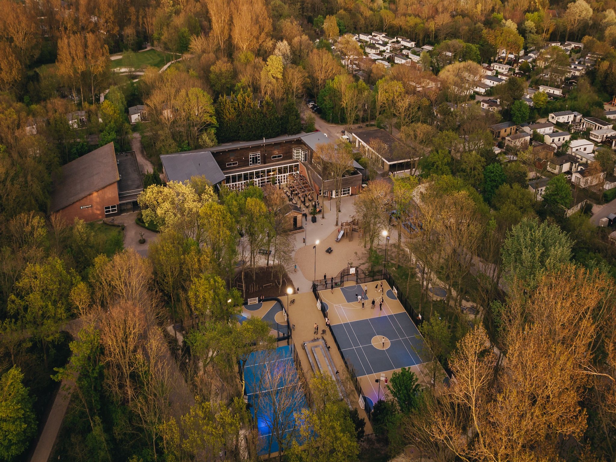 Parkfaciliteiten bij Vakantiepark Kijkduin 7 in Den Haag
