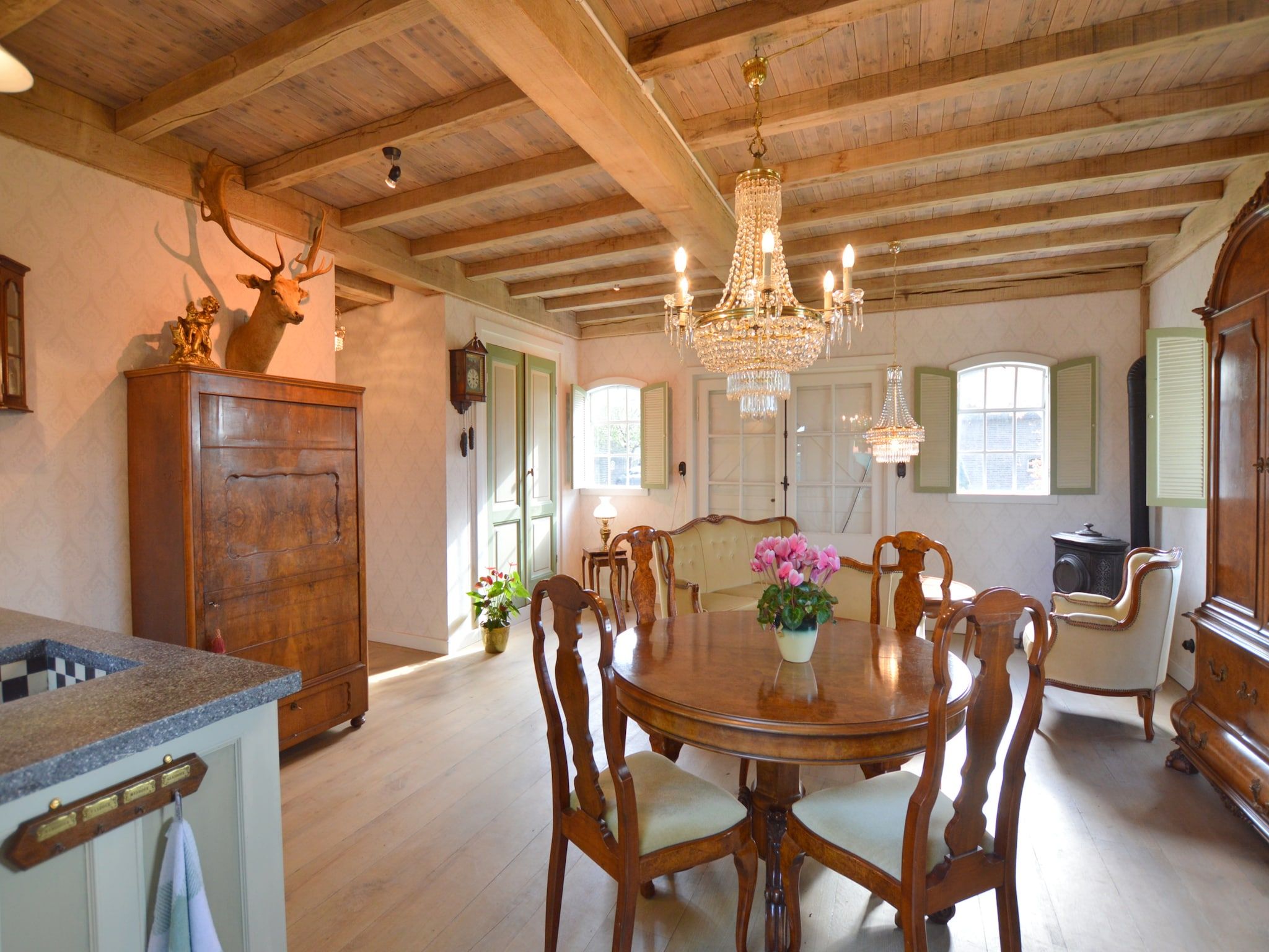 De eetkamer van Guesthouse The Old Cottage in Volkel