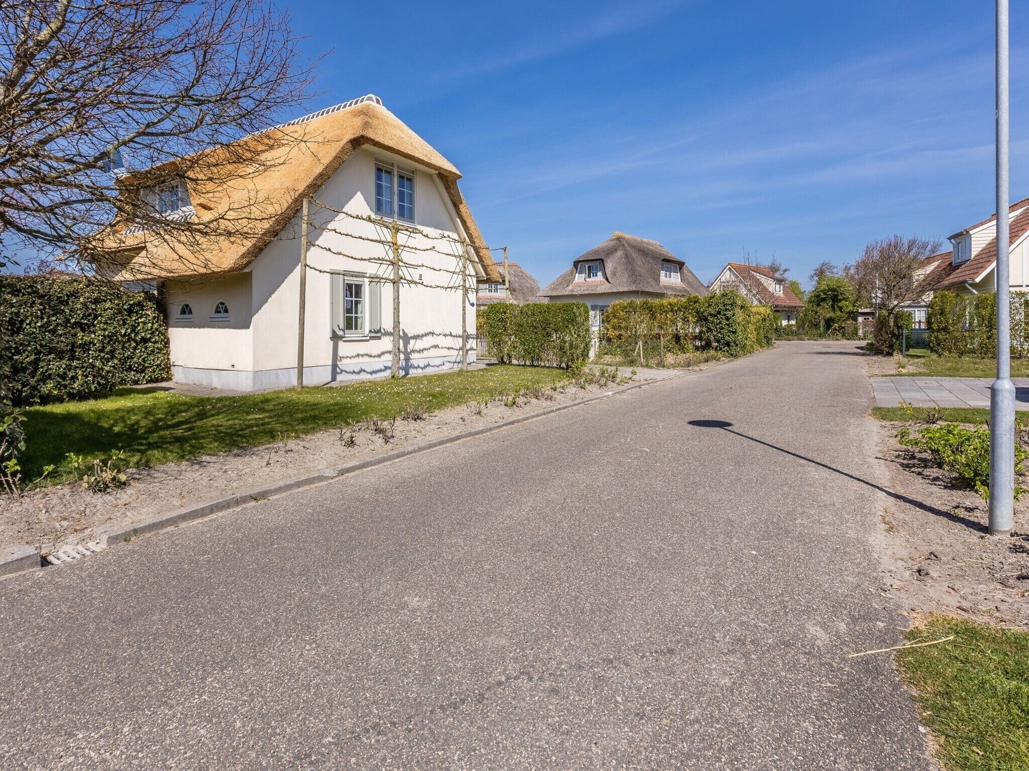 De buitenkant van Buitenhof Domburg 12 in Domburg