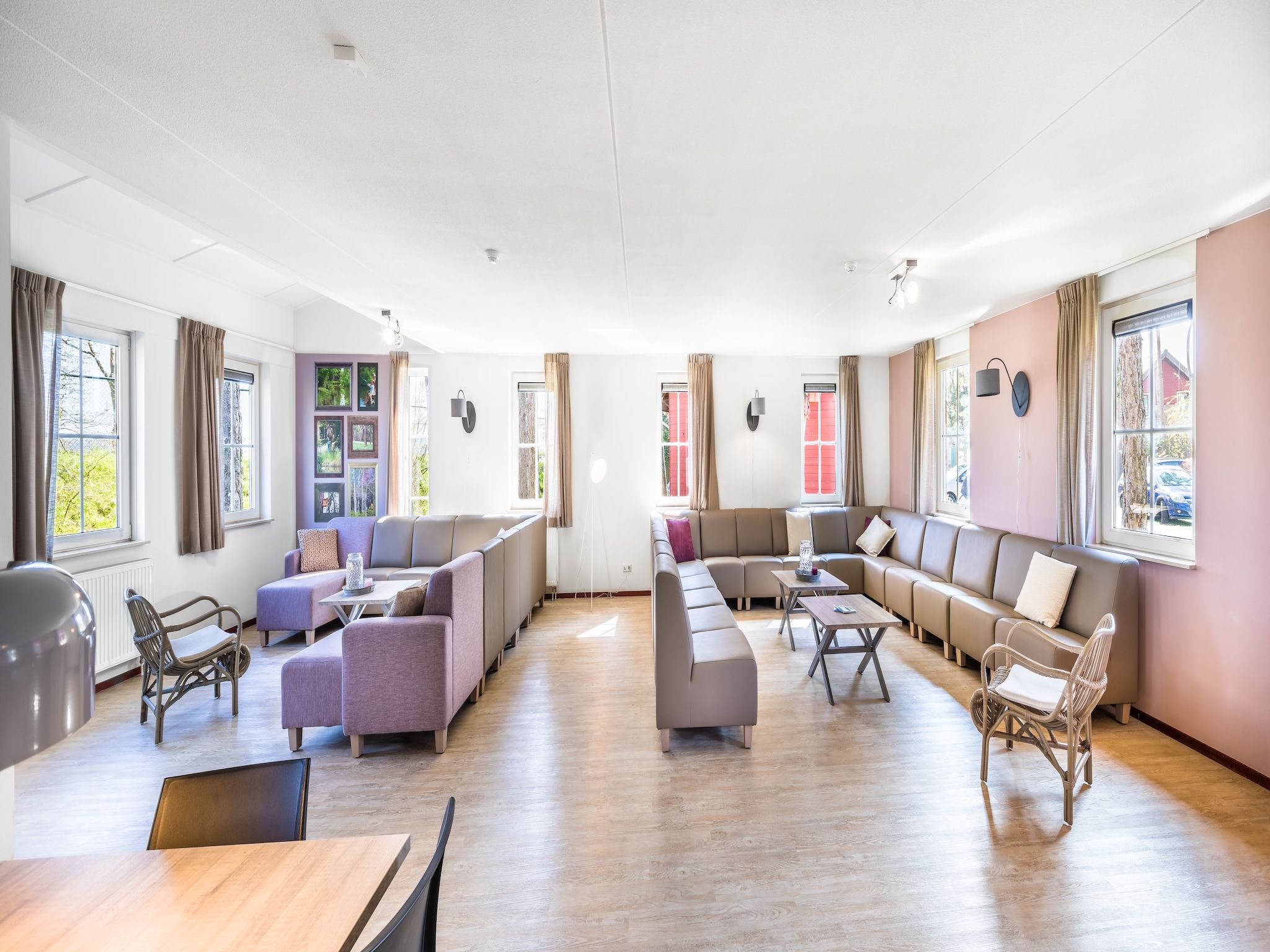 De woonkamer van Vakantiepark Weerterbergen 7 in Weert